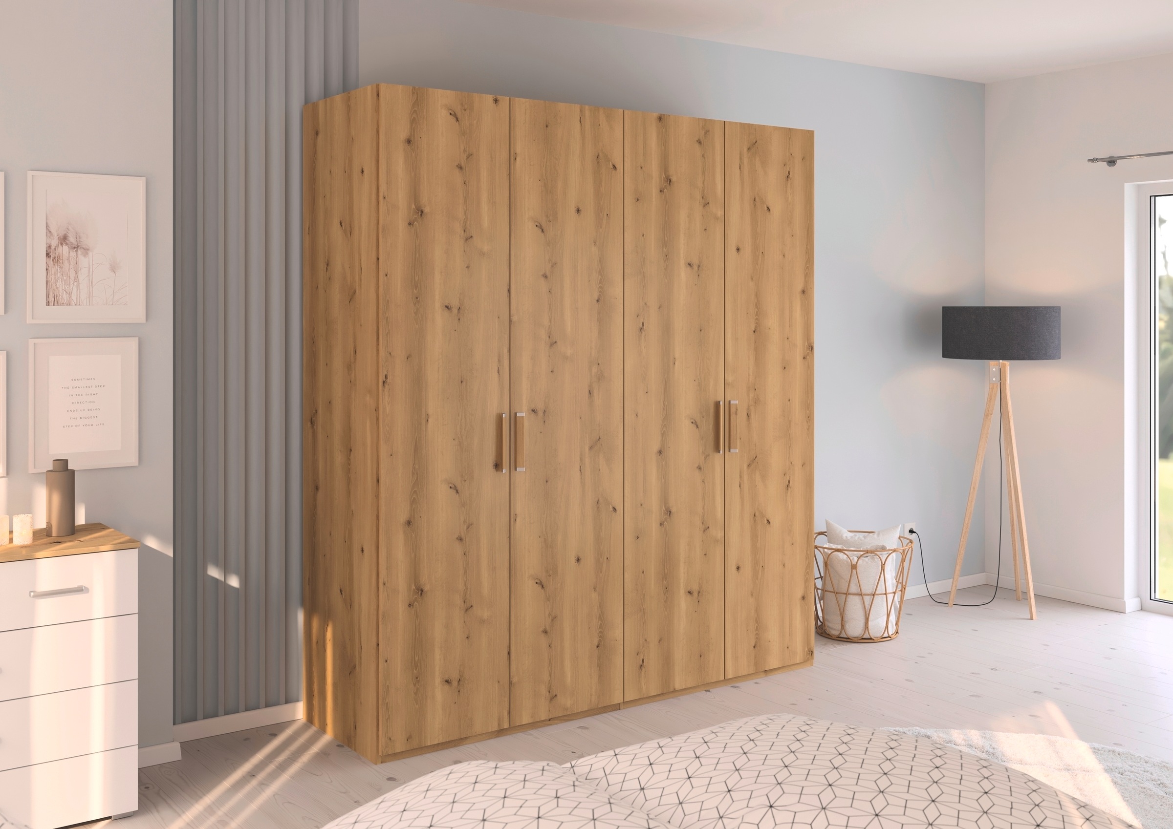 rauch Drehtürenschrank »Kleiderschrank Schrank Garderobe Schlafzimmerschrank EVELYN«, (in 2 Höhen 197 oder 210 cm erhältlich), in elegantem Stil, viel Stauraum 4 Breiten und 2 Höhen MADE IN GERMANY