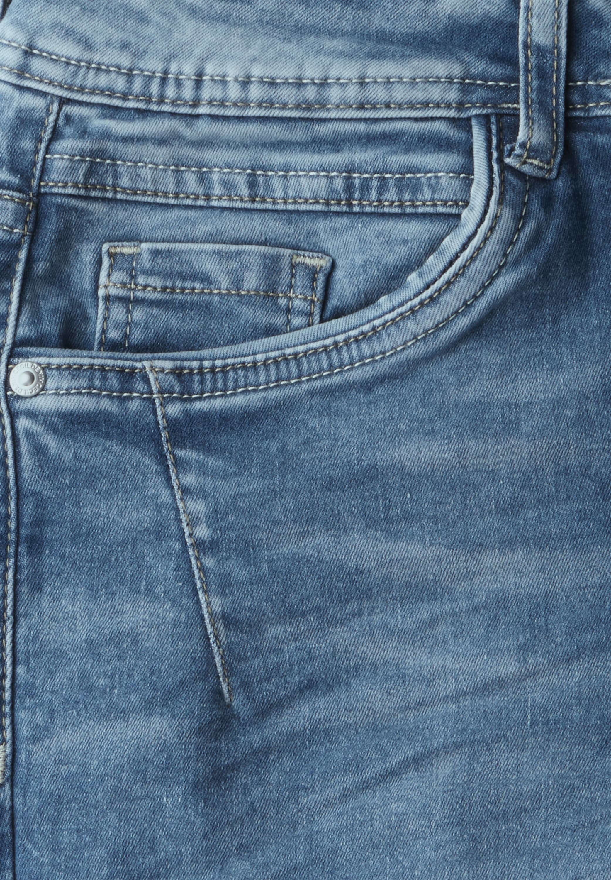 STREET ONE Loose-fit-Jeans, im Loose Fit
