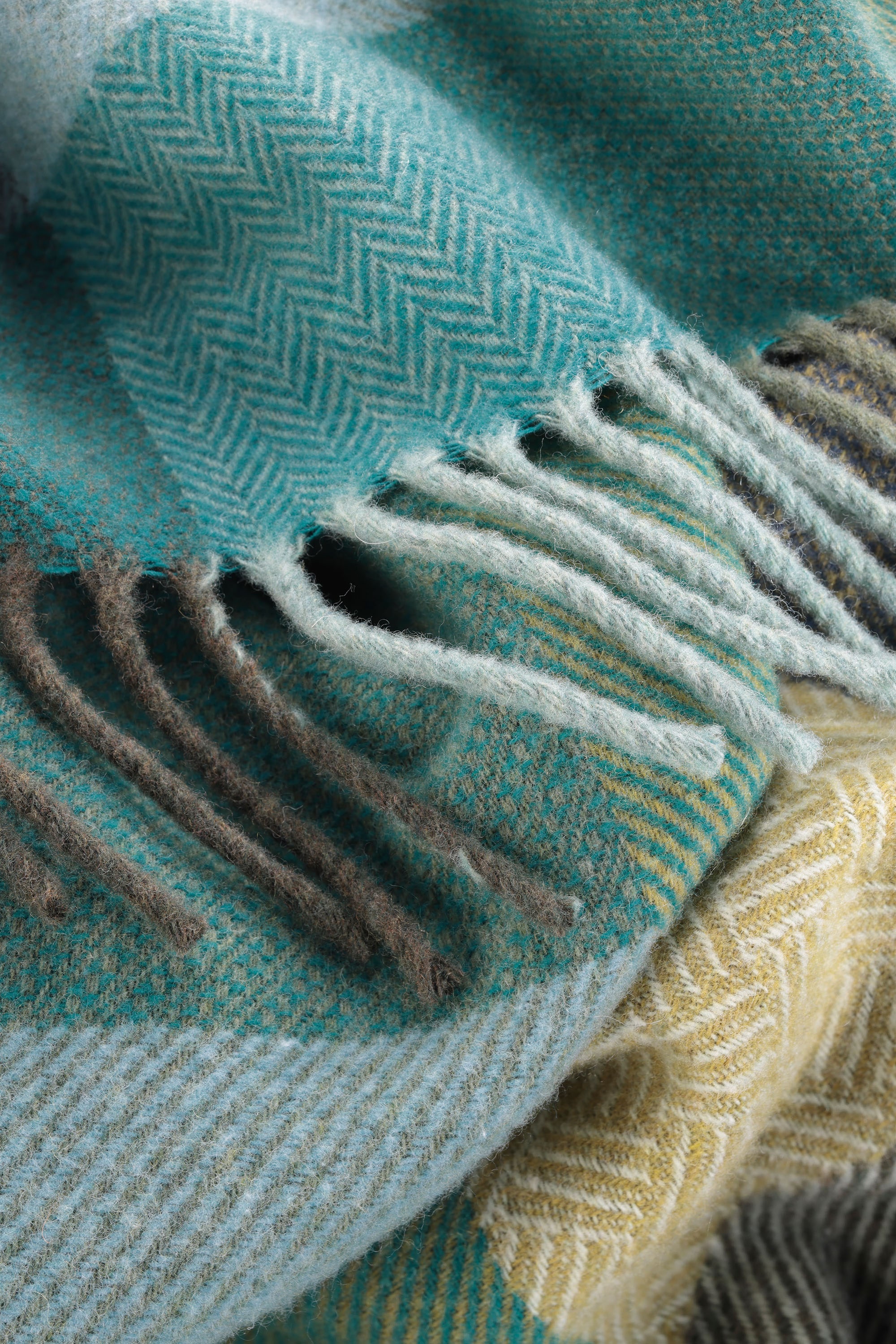 Biederlack Plaid »Plaid Shades mit hochwertigen Fransen«, filigrane Strukturoptik