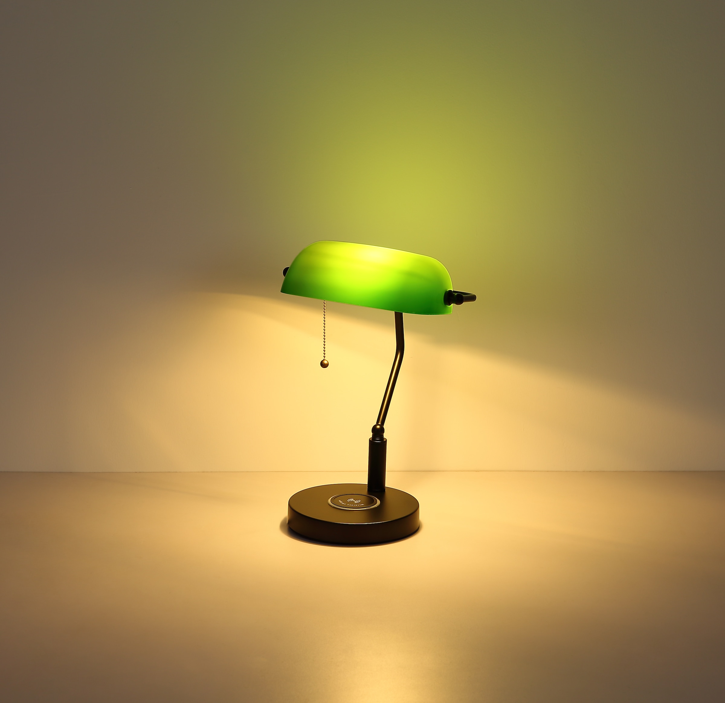 my home Tischleuchte »Daria« E27 1 Stk. USB Ausgang, Wireless Ladefunktion, Bankerlampe