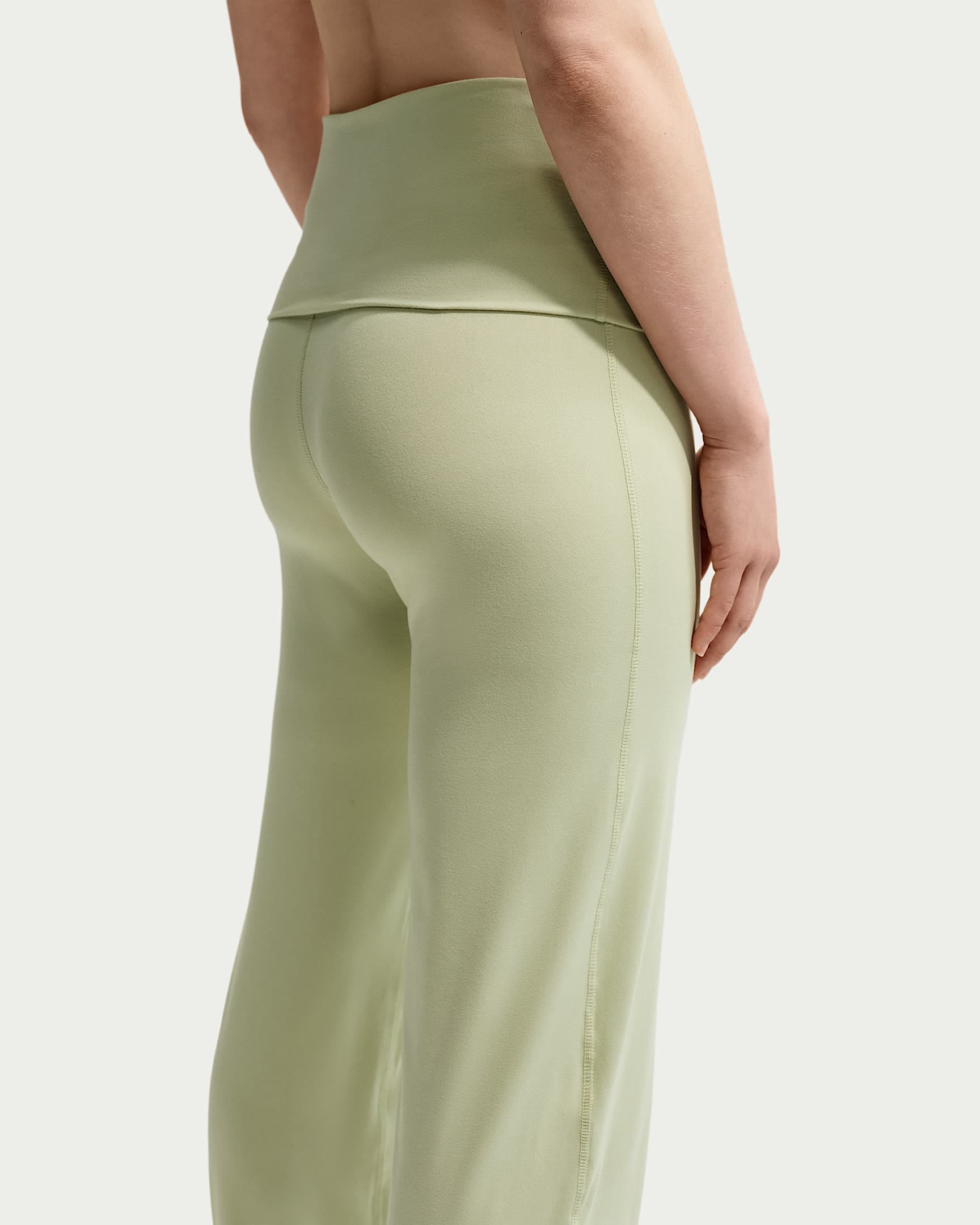Nike Sportswear Sporthose »W NK FLARED PANT GLS«  ausgestelltes Bein, sportlicher Stil