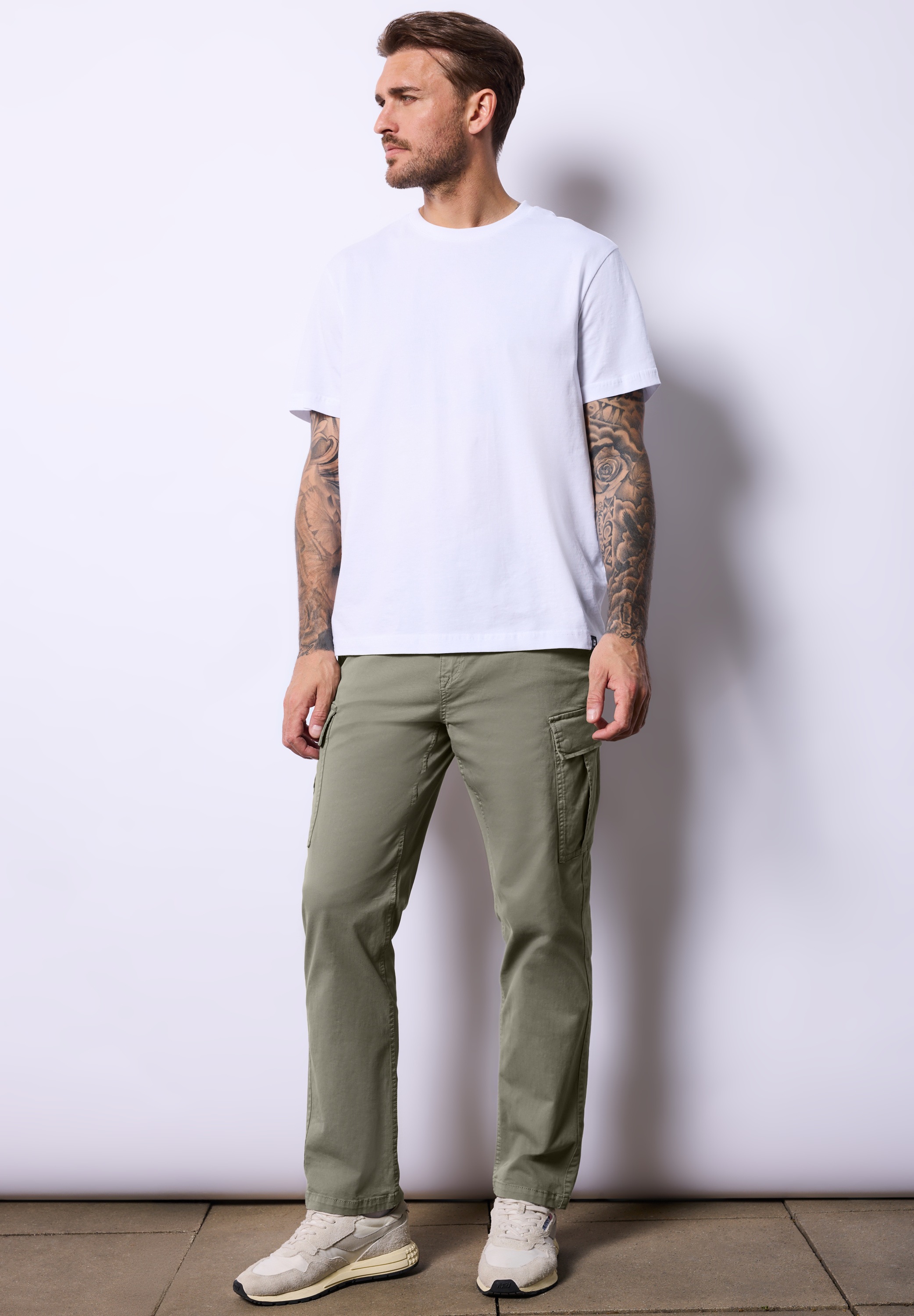 Cargohose STREET ONE MEN, Herren, Gr. 31, Länge 32, grün (natural grün), Web, 98% Baumwolle, 2% Elasthan, unifarben, lässig geschnitten lang, Hosen Cargohose, Middle Waist 2