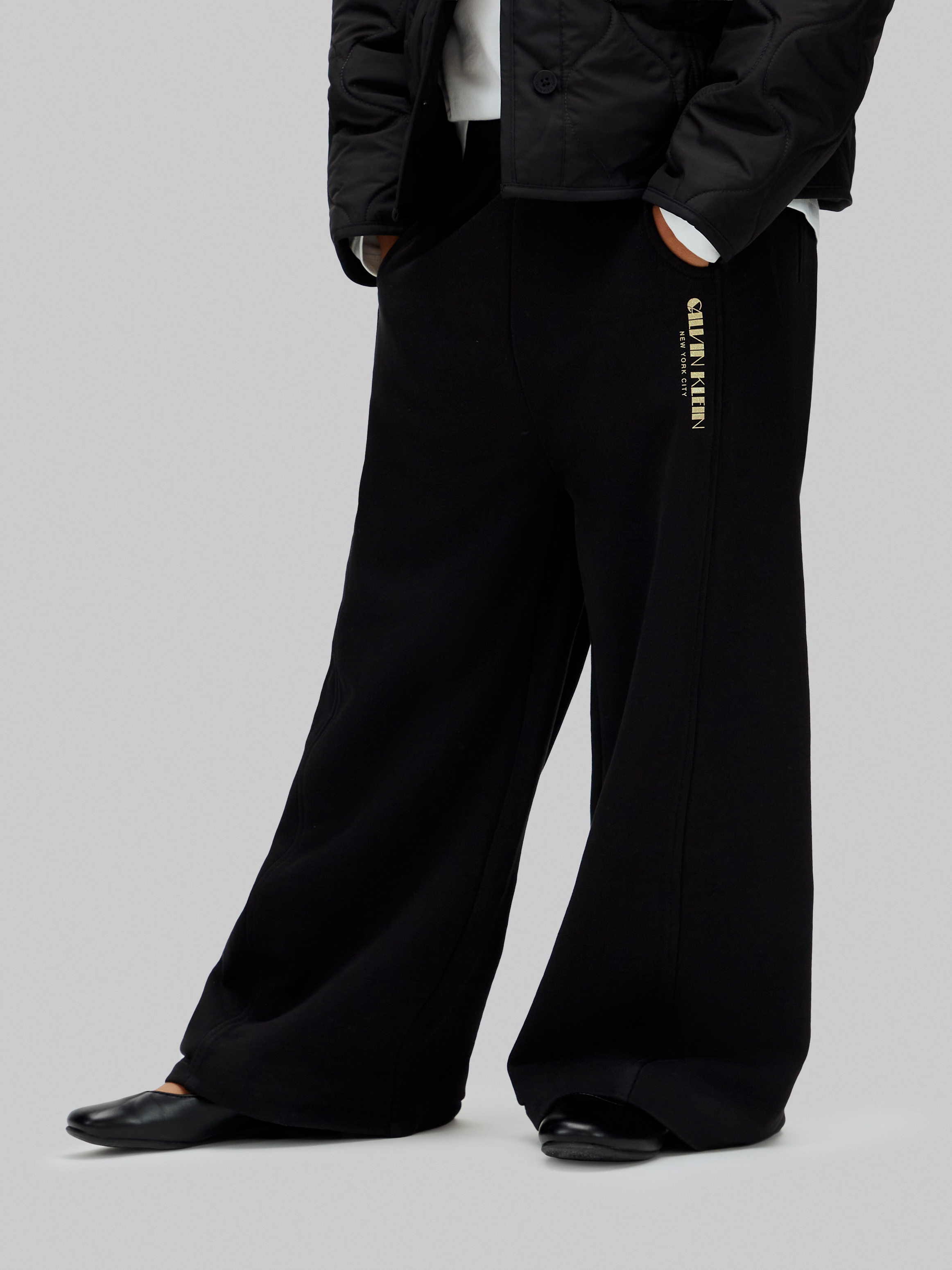 Calvin Klein Jeans Sweathose  Glitzer-Logodruck, Regular Fit, für Kinder bis 16 Jahre