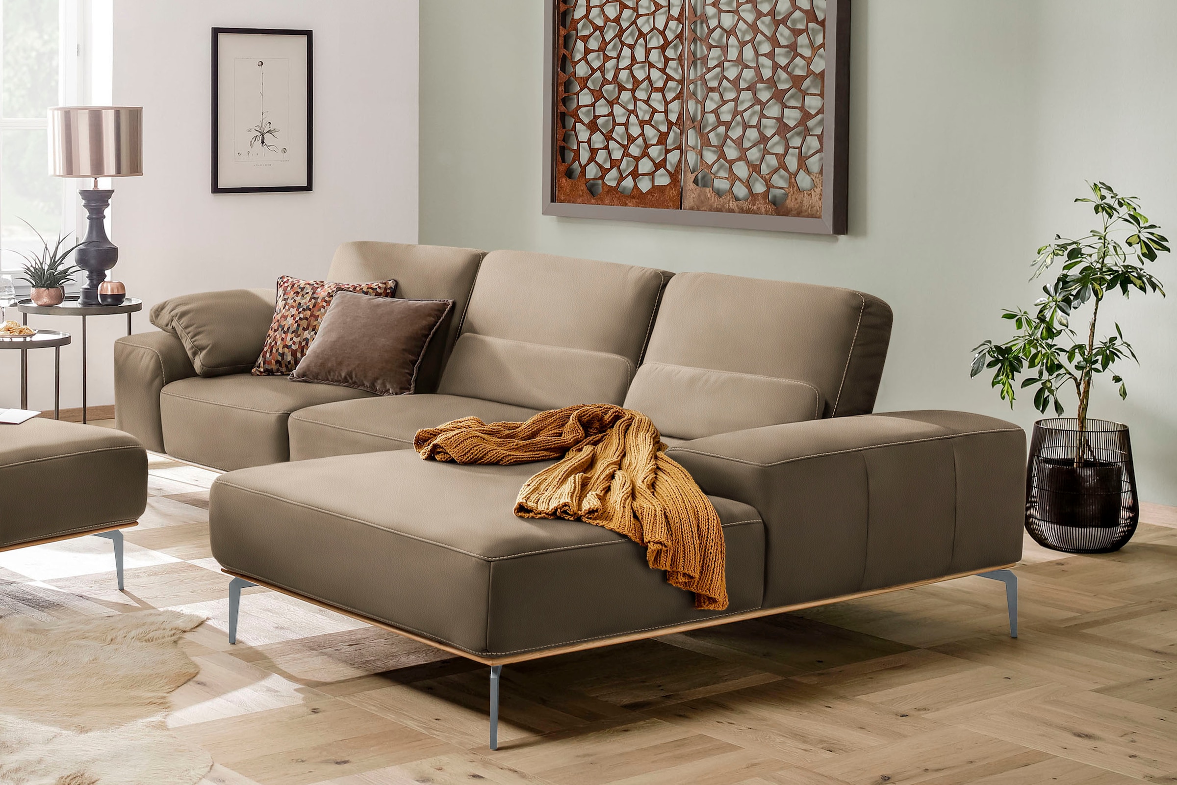 W.SCHILLIG Ecksofa "run, Designsofa mit tollem Sitzkomfort, bequem, L-Form" mit elegantem Holzsockel, Füße in Silber matt, Breite 319 cm