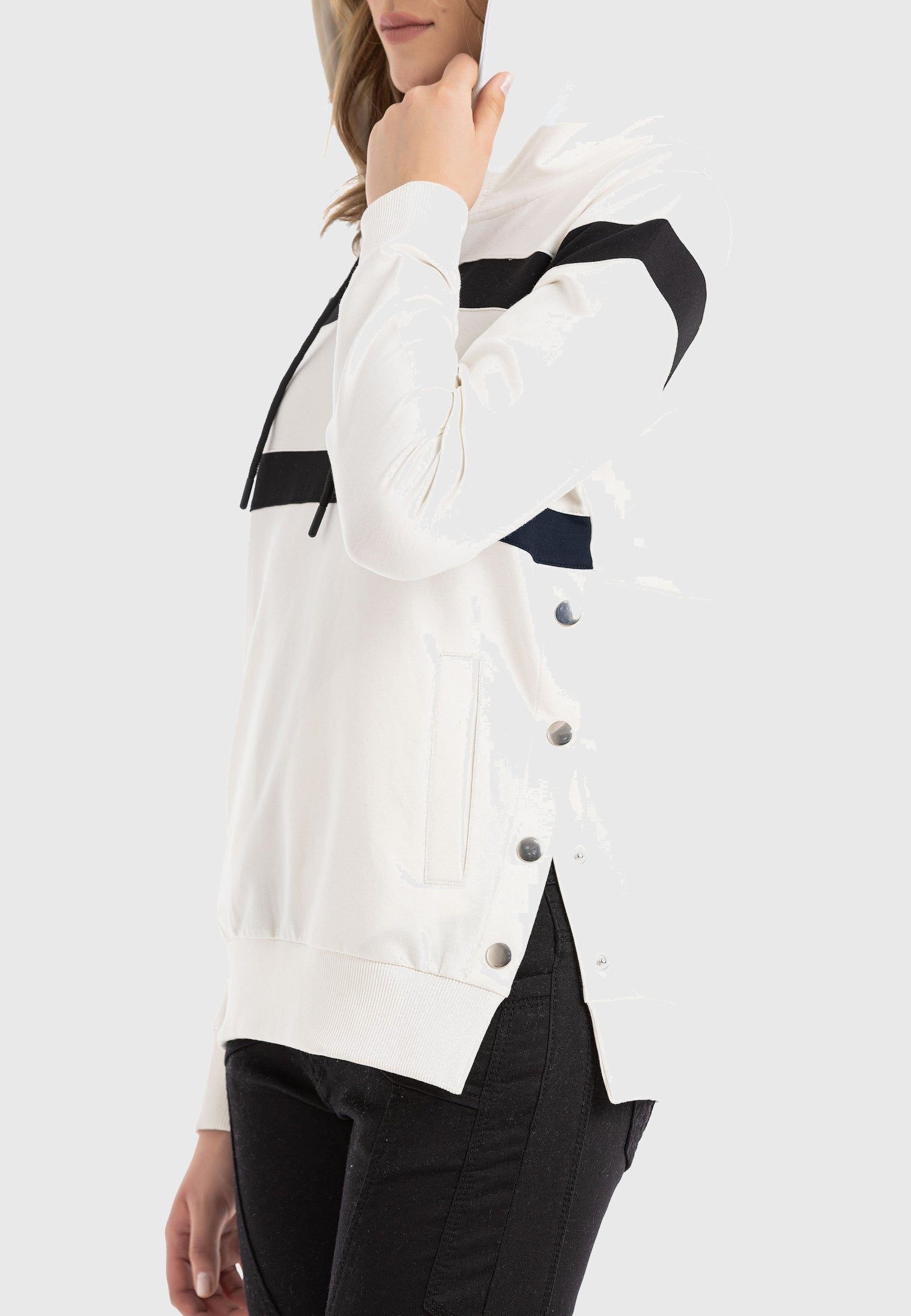 Cipo & Baxx Sweatshirt »HOODIE SWEATSHIRT«, Ein Must-have für deine Garderobe