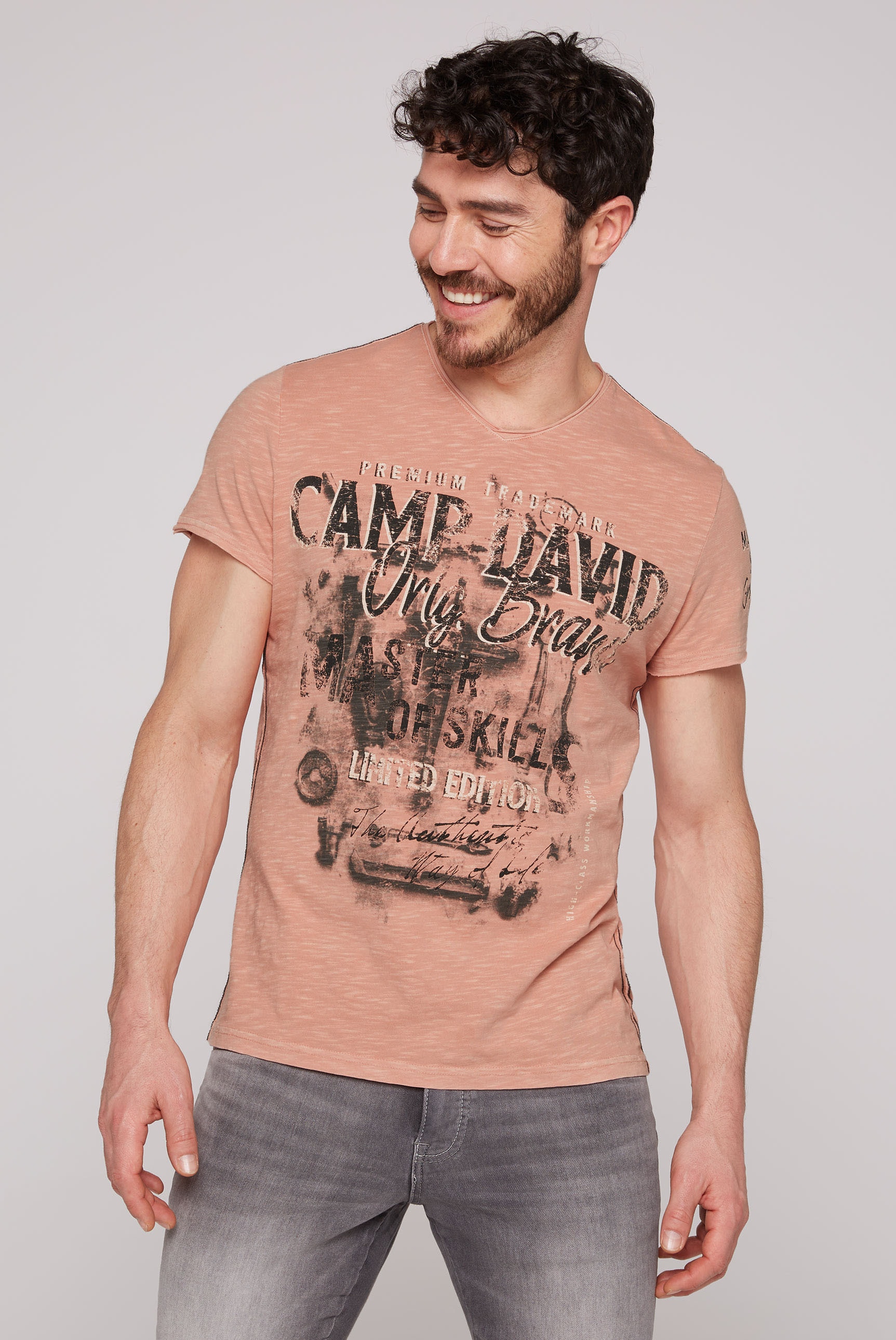 CAMP DAVID V-Shirt, mit offenen Kanten