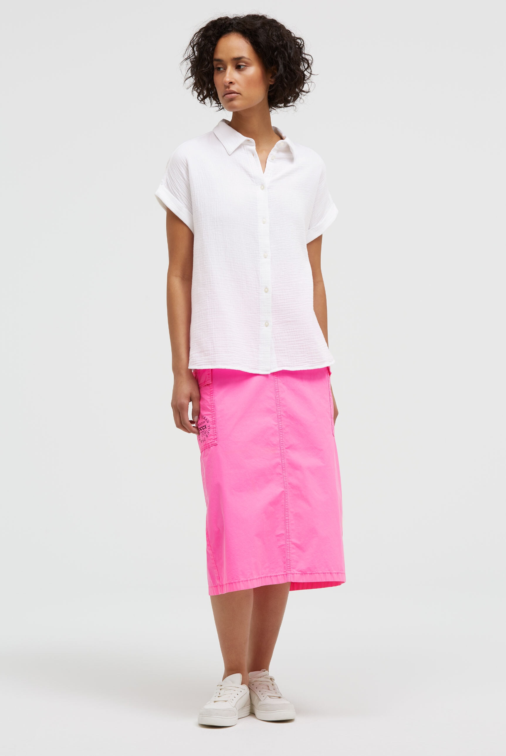 SOCCX Kurzarmbluse mit überschnittener Schulter