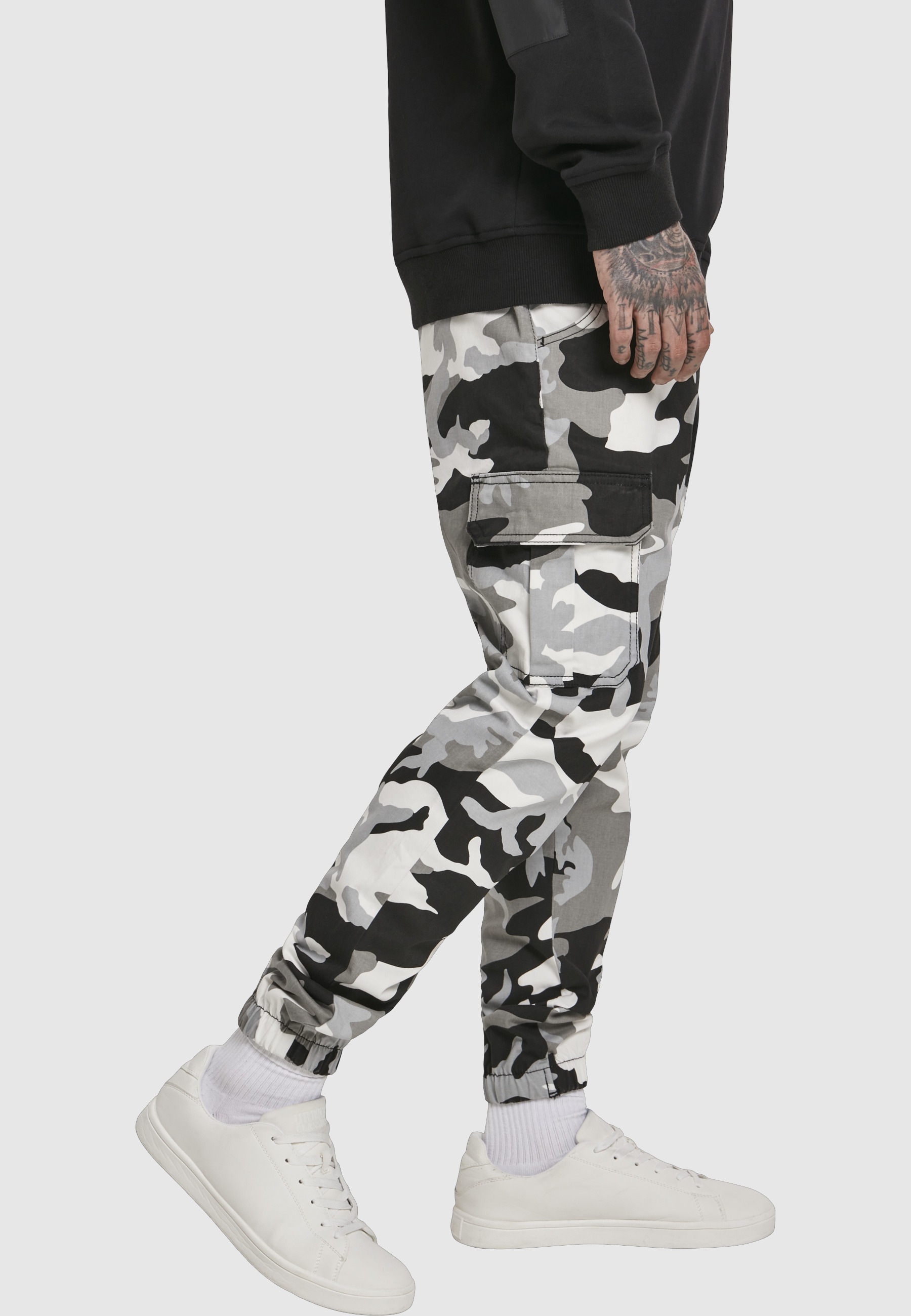 URBAN CLASSICS Cargohose »Urban Classics Herren Camo Cargo Jogging Pants 2.0«