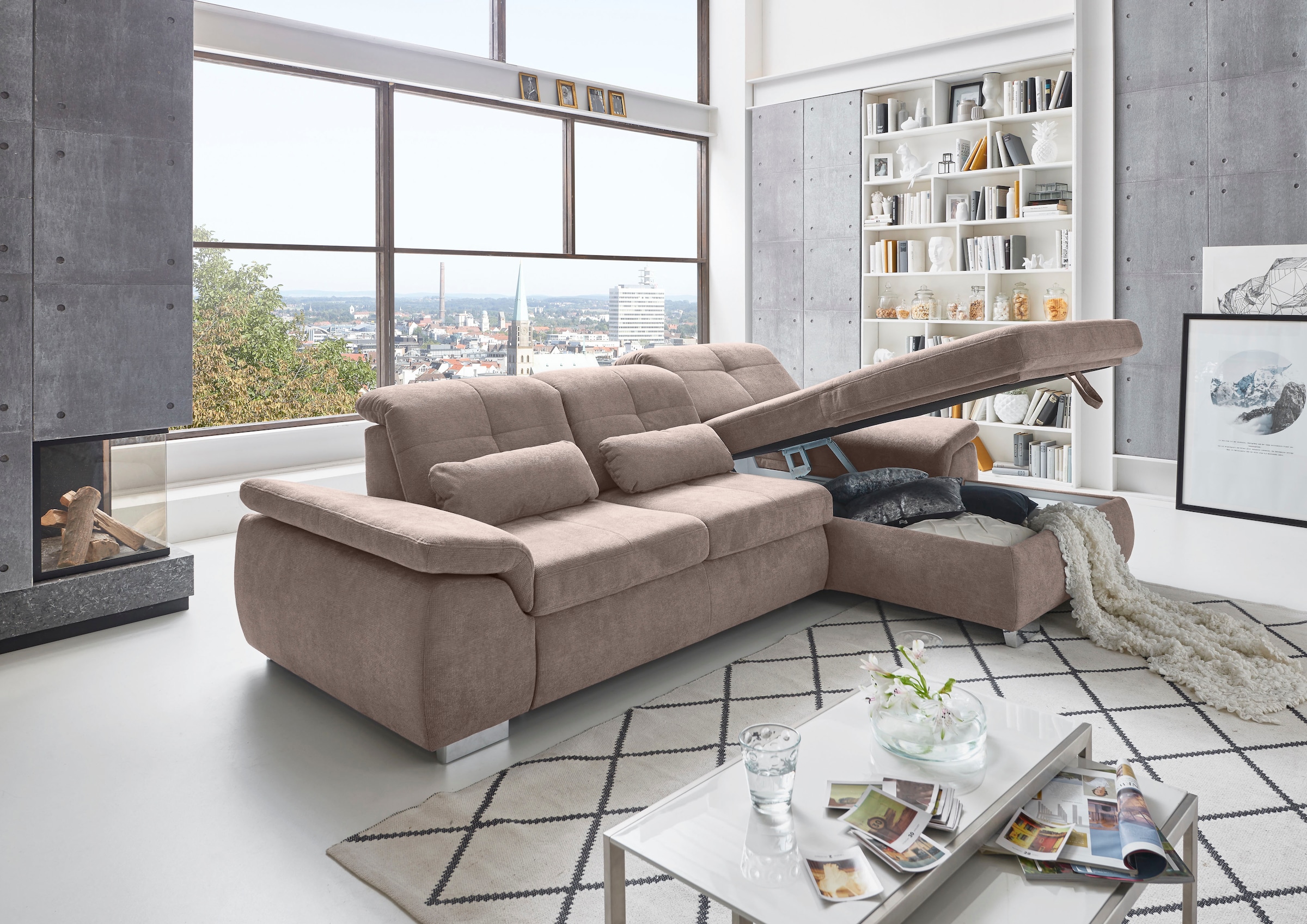 Die PlanBar Ecksofa "MP-IN16037 L-Form, Breite 289 cm, mit Federkern-Polsterung" mit Sitztiefenverstellung & Zierkissen
