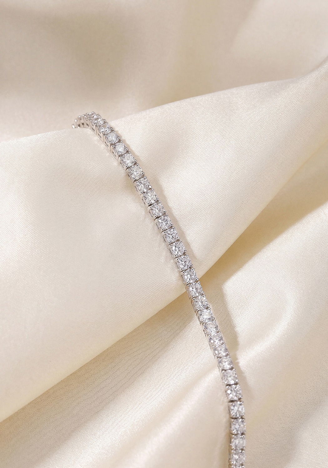 JOBO Tennisarmband »Amband mit 84 Zirkonia« 925 Silber rhodiniert oder vergoldet 16 cm