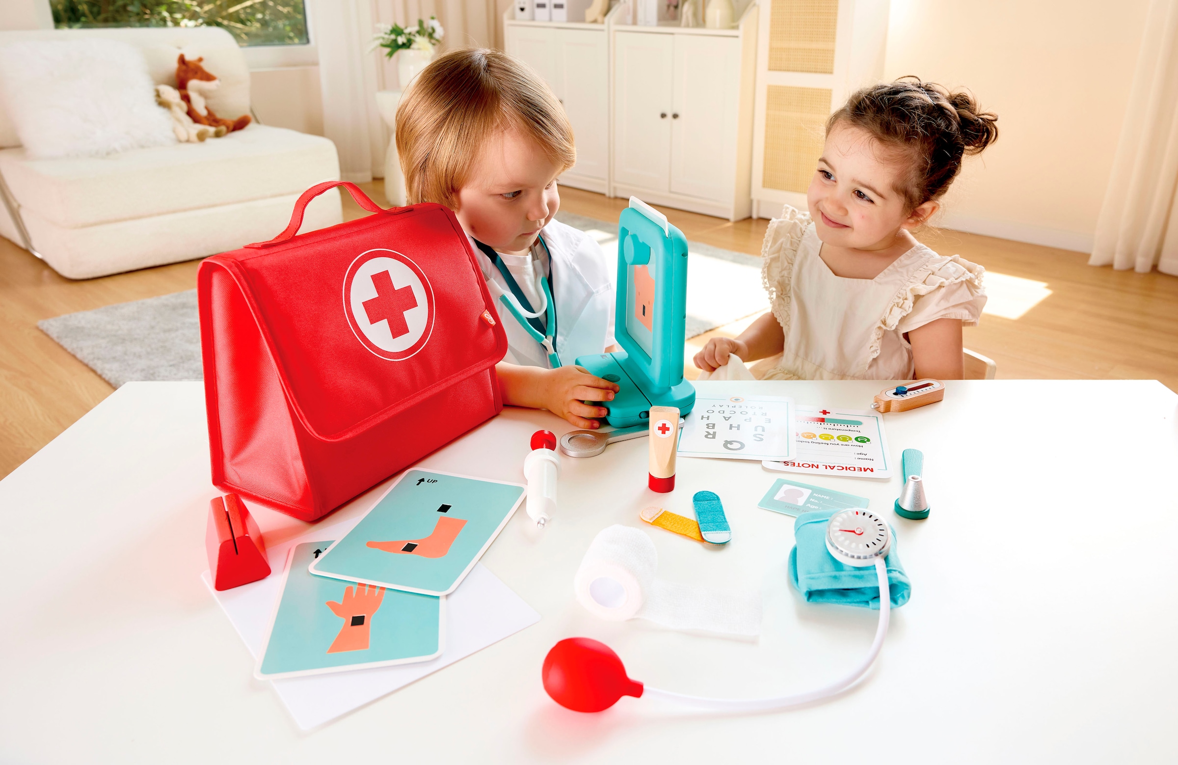 Hape Spielzeug-Arztkoffer »Doktor-Set«, (22 tlg.)
