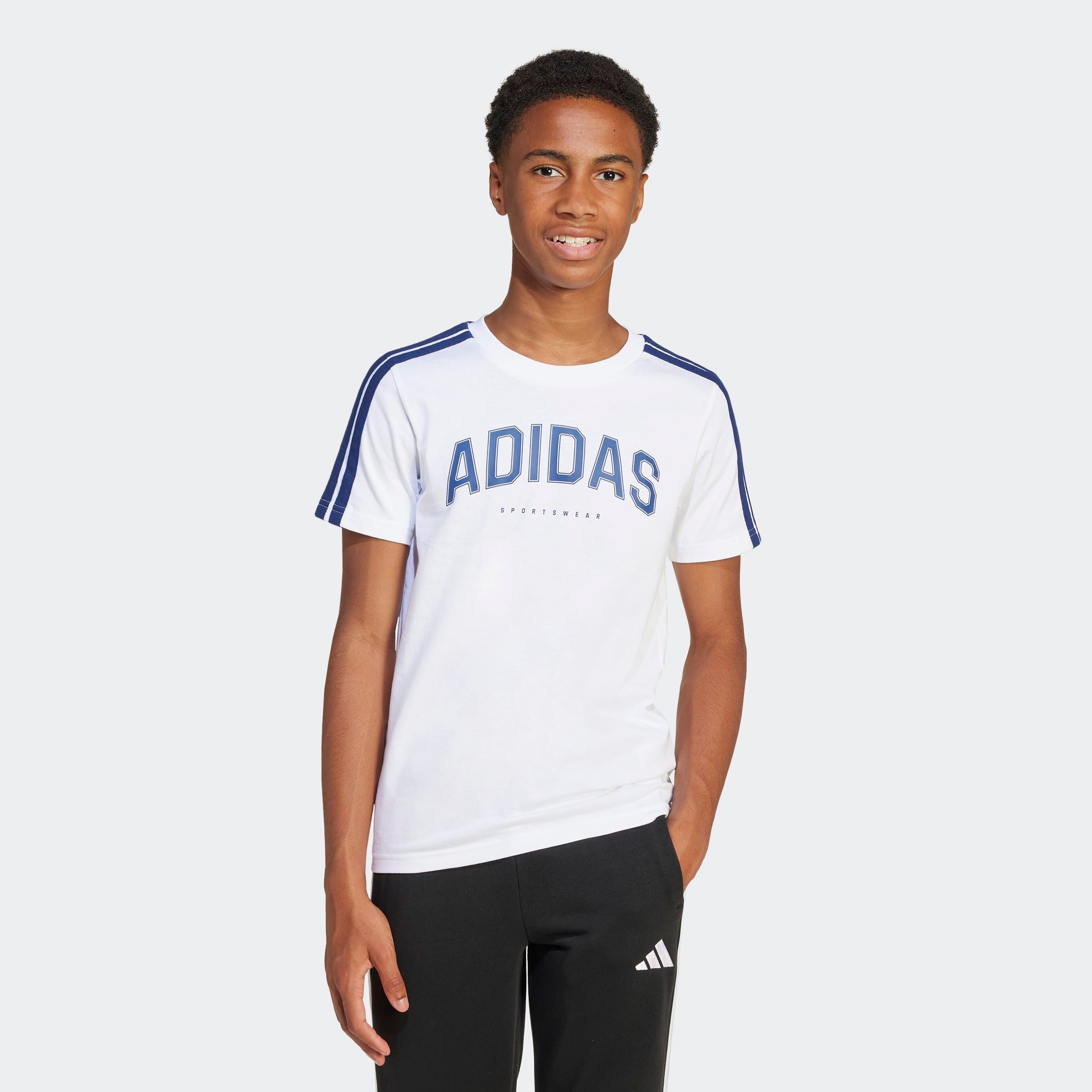 adidas Sportswear T-Shirt "CODES COLLEGIATE GRAPHIC KIDS" mit auffälliger Grafik, bequeme Passform, aus Baumwolle
