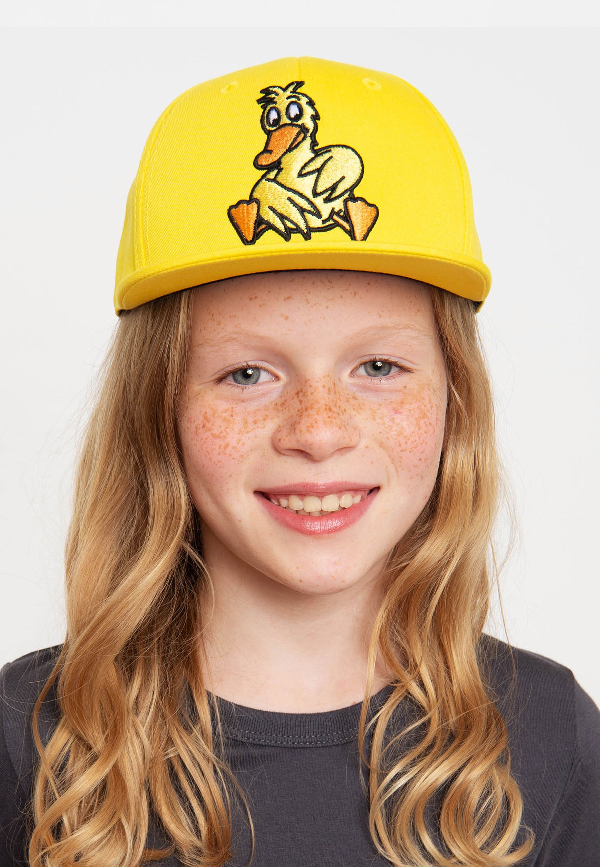 LOGOSHIRT Baseball Cap »Maus - Ente sitzt«, mit detailreicher Stickerei