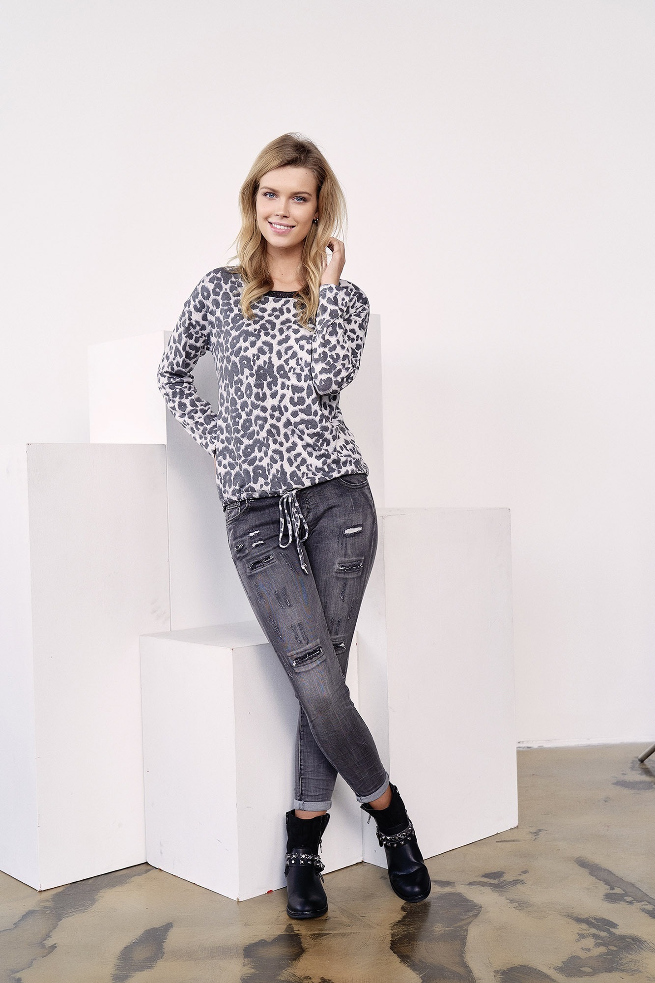 und Leoprint bestellen Langarmshirt BAUR Schnüren »Longsleeve«, für | mit Decay