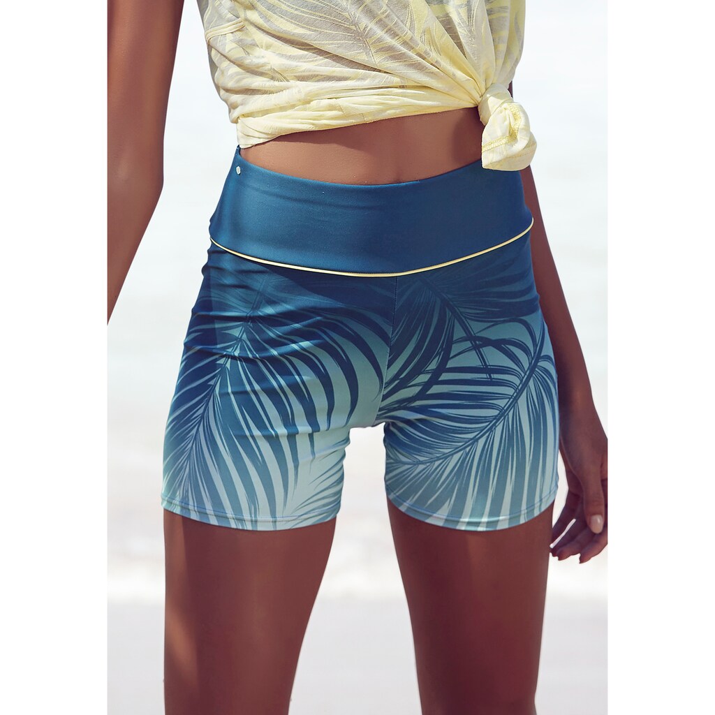 LASCANA ACTIVE Shorts, mit breitem bequemen Bündchen ideal geeignet für SUP