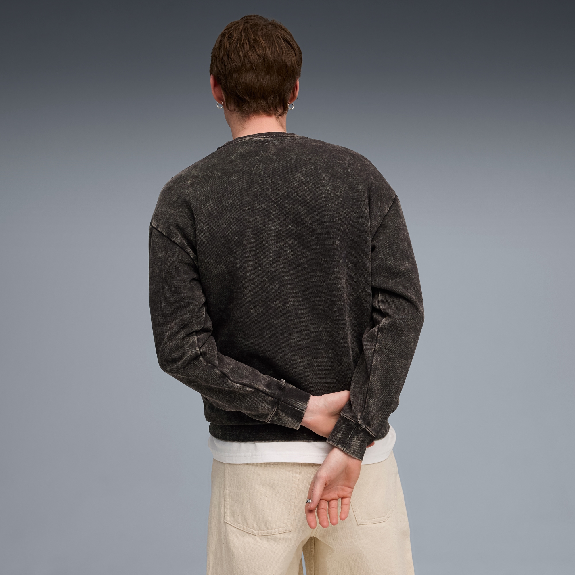 PUMA Langarmshirt »ESS ELEVATED RELAXED WASH CREW FL« sportlicher Stil, Rundhalsausschnitt, aus Baumwollmischung