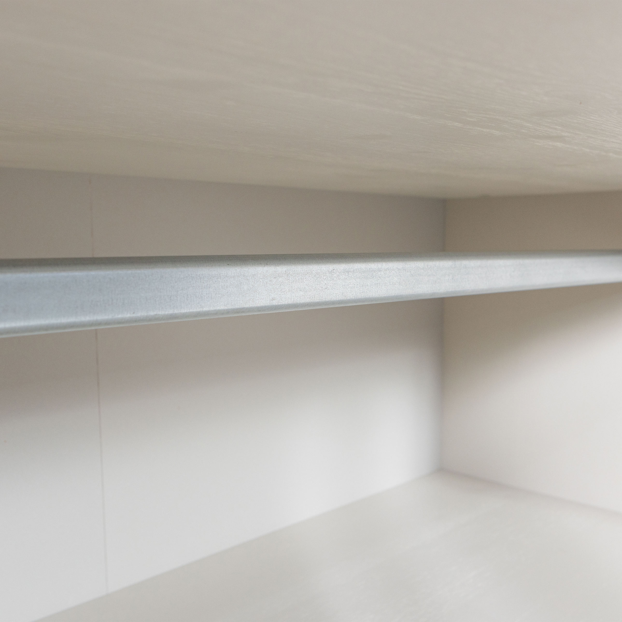 WOOOD Kleiderschrank »WOOOD OLIVIA KLEIDERSCHRANK KIEFER DUST [fsc]« Kleiderschrank Olivia, FSC-Kiefer, viel Stauraum, erweiterbar