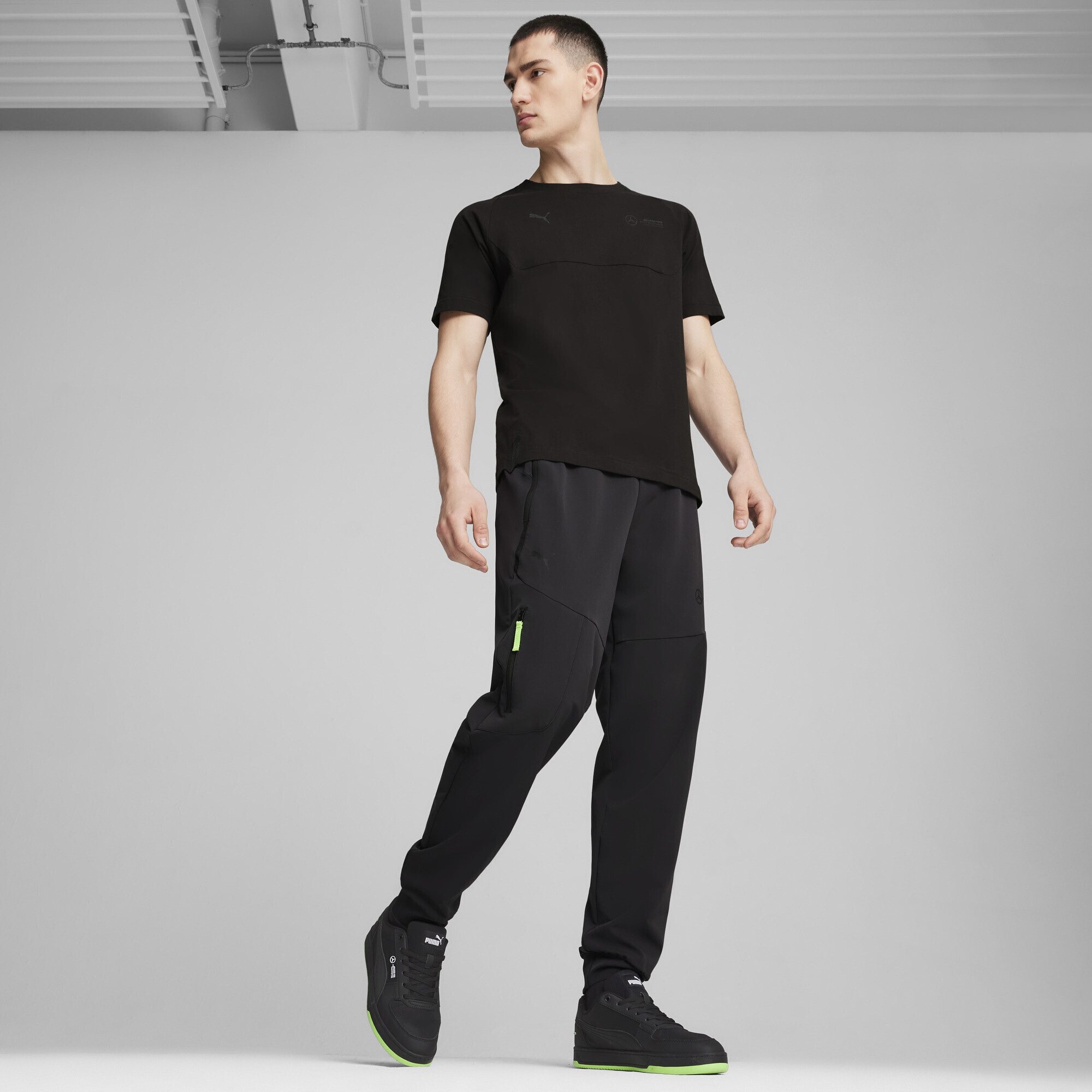 PUMA Sneaker »Mercedes-AMG Petronas F1® Caven 2.0 Neon Sneakers Erwachsene«