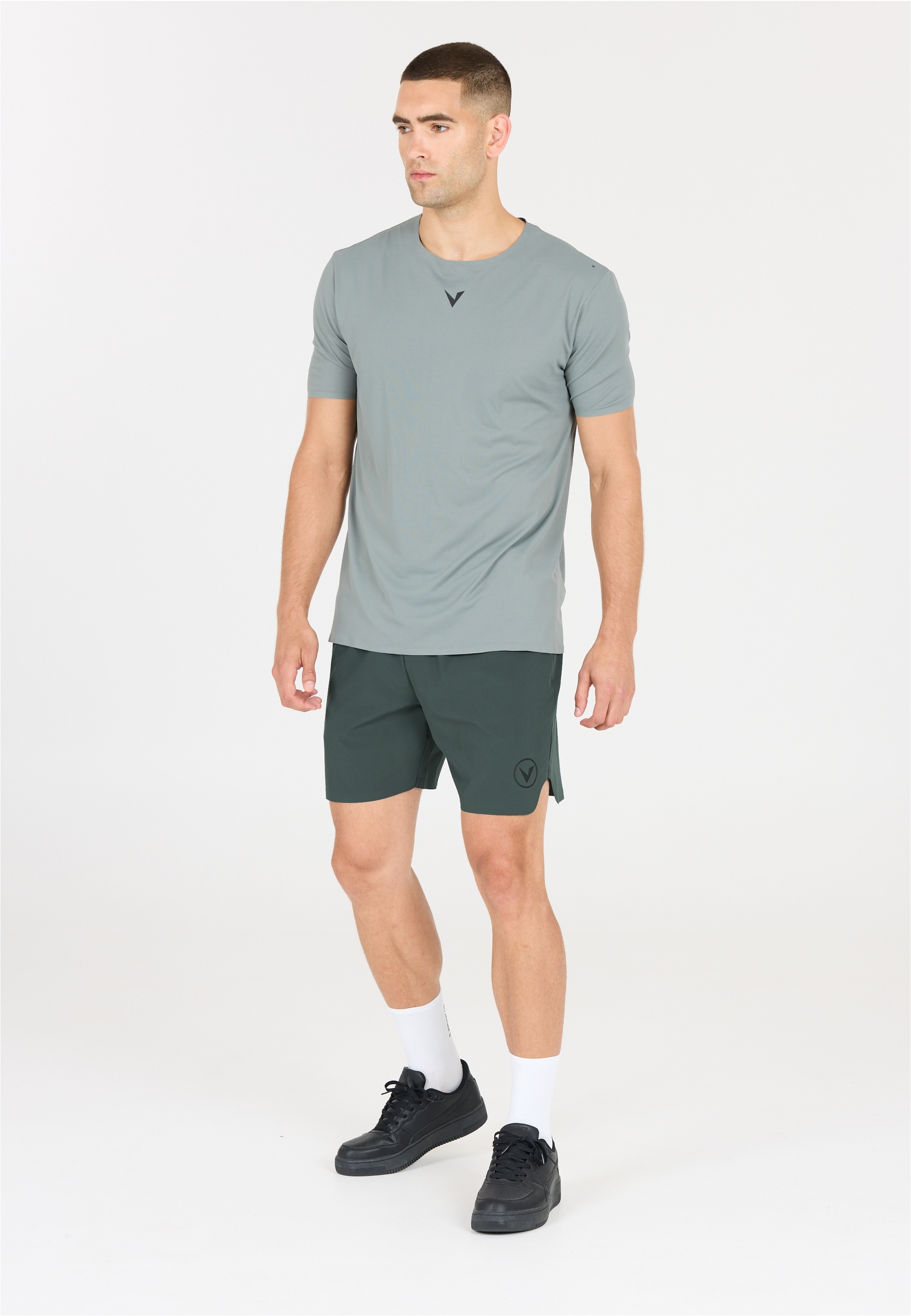 Virtus Shorts »Spier«, mit feuchtigkeitsregulierenden Eigenschaften