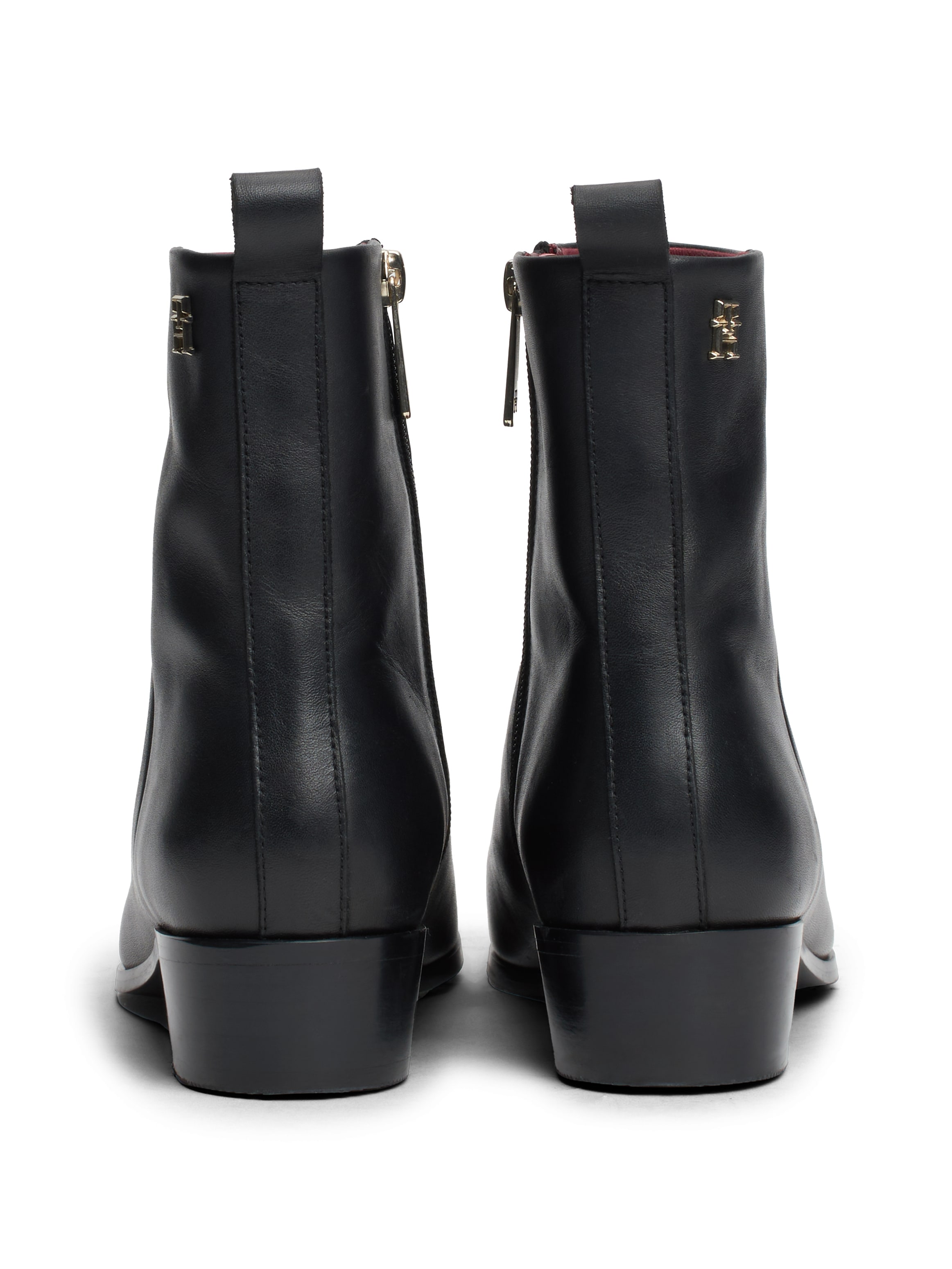 Tommy Hilfiger Stiefelette »LOW COWBOY FLAT LEATHER«, Basic, Blockabsatz, Businesschuh in schmaler Form
