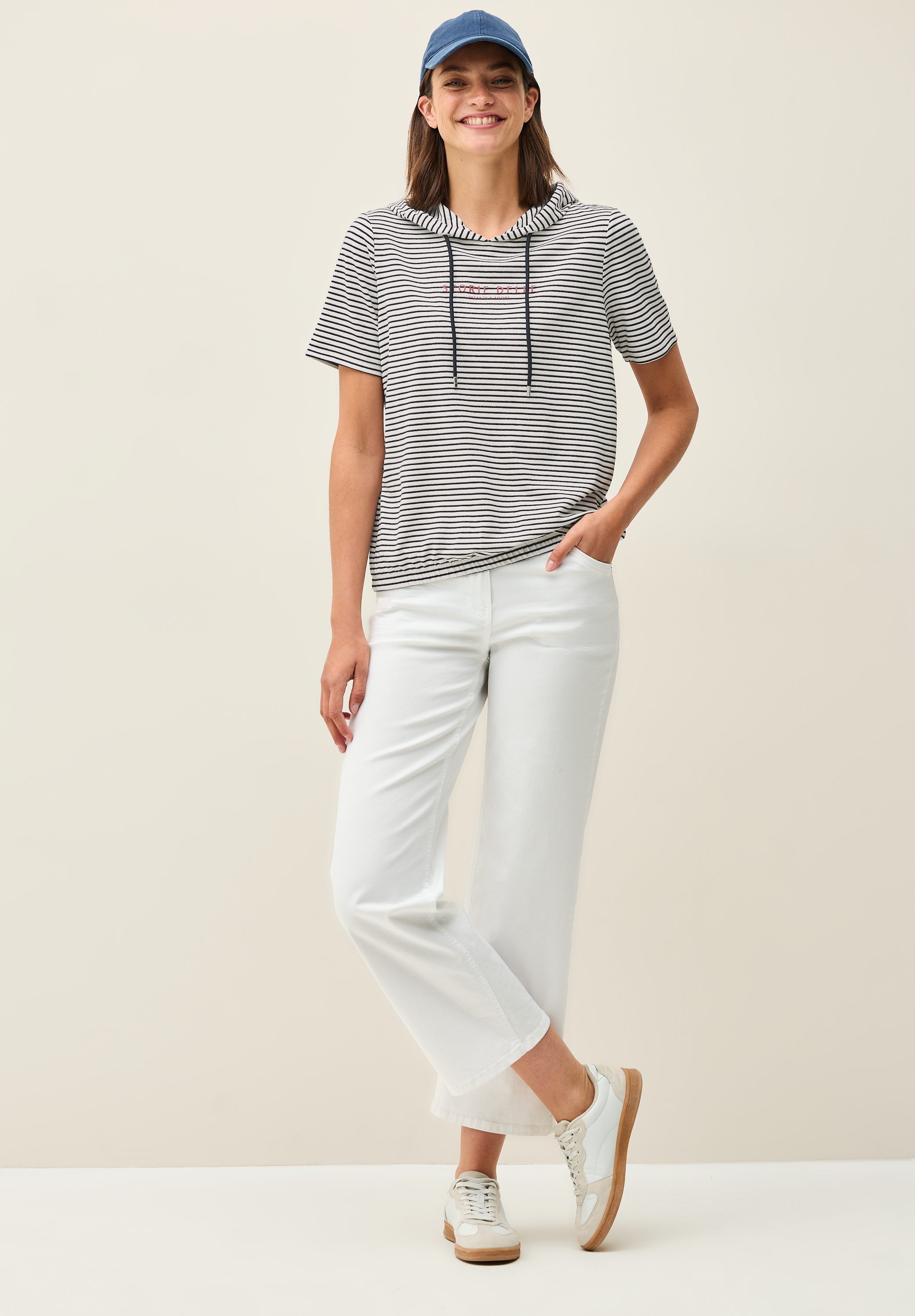 Cecil Kapuzenshirt, bestehend aus einem Materialmix