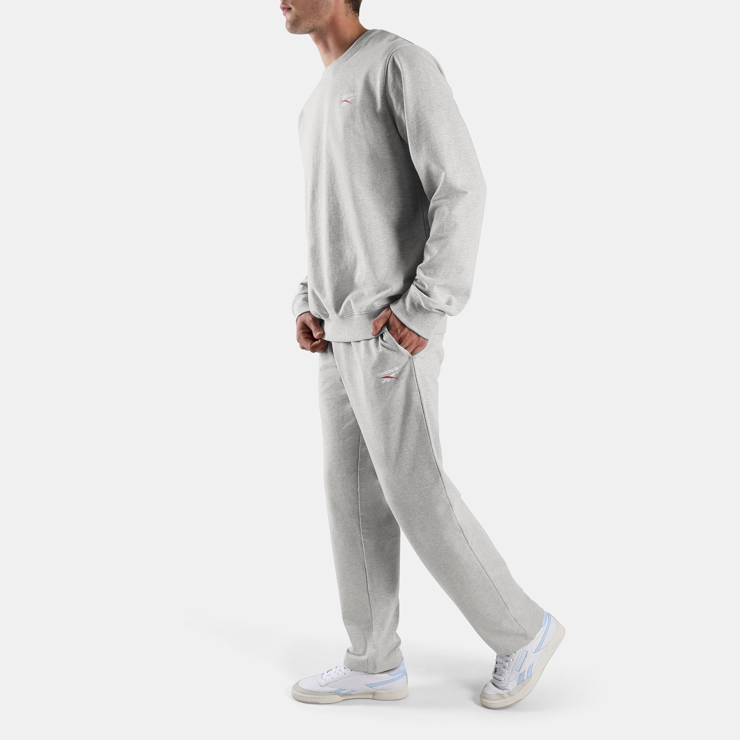 Reebok Jogginghose »ID SMALL LOGO FRENCH TERRY JOGGER PANTS«  sportlicher Stil