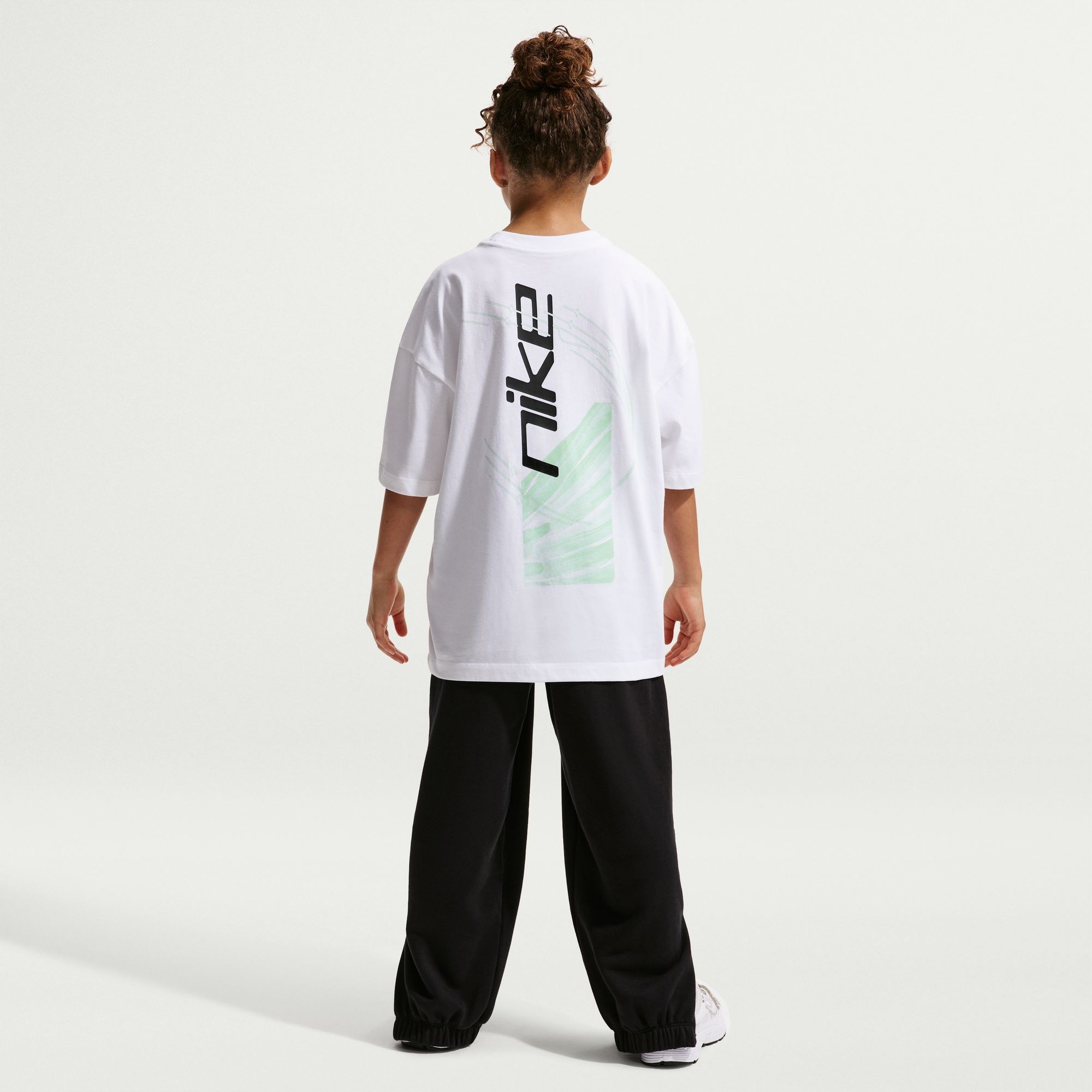 Nike Sportswear T-Shirt »G NSW TEE OS STREET VERT WINGS« für Mädchen und Jugendliche