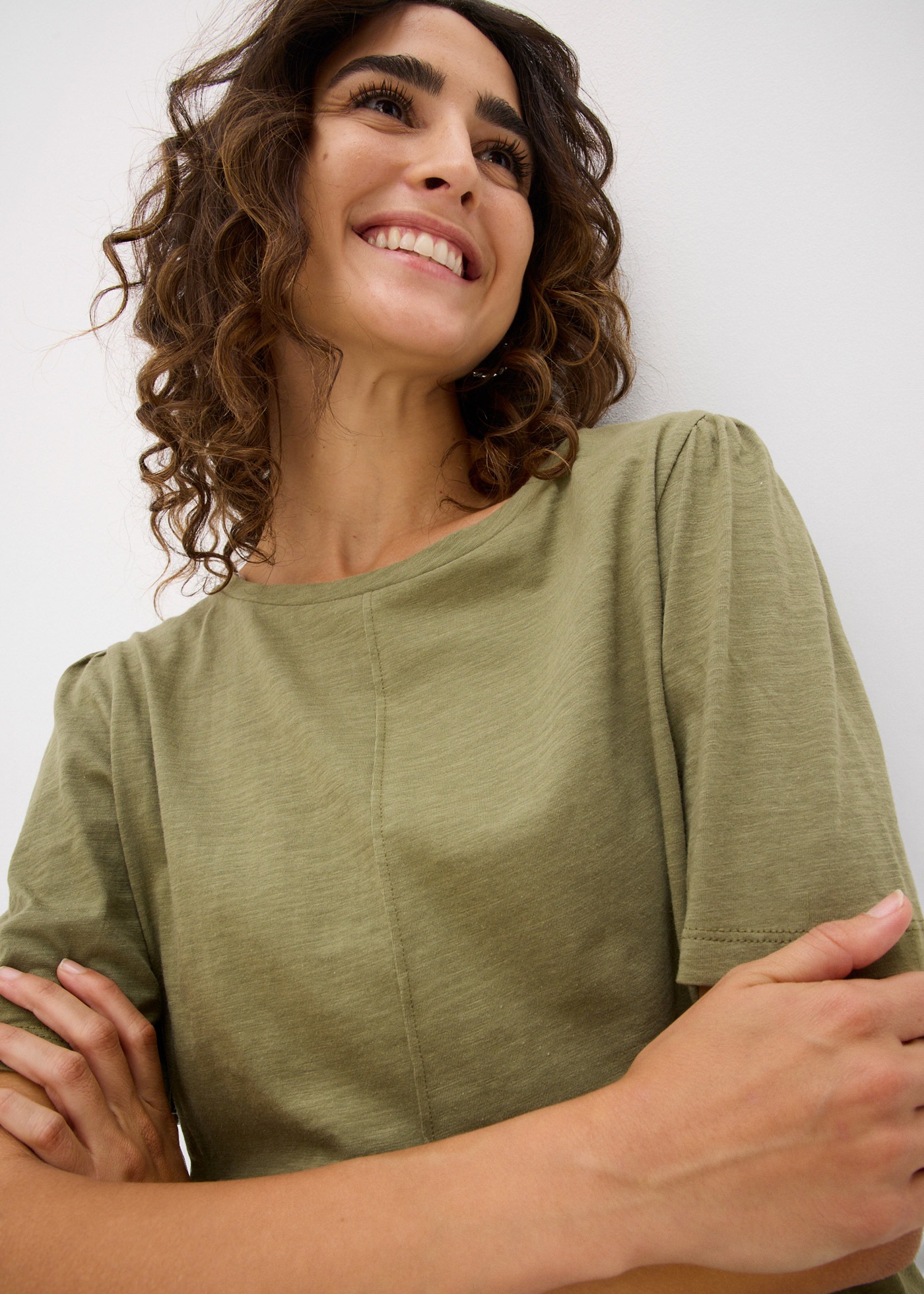 T-Shirt BONPRIX, Damen, Gr. 40/42 (M), oliv, Jersey, Obermaterial: 100% Baumwolle, unifarben, loose fit hüftbedeckend, Rundhals, weit, Shirts T-Shirt, lockere Passform, weite Ärmel mit dezenter Raffung an der Schulter 2