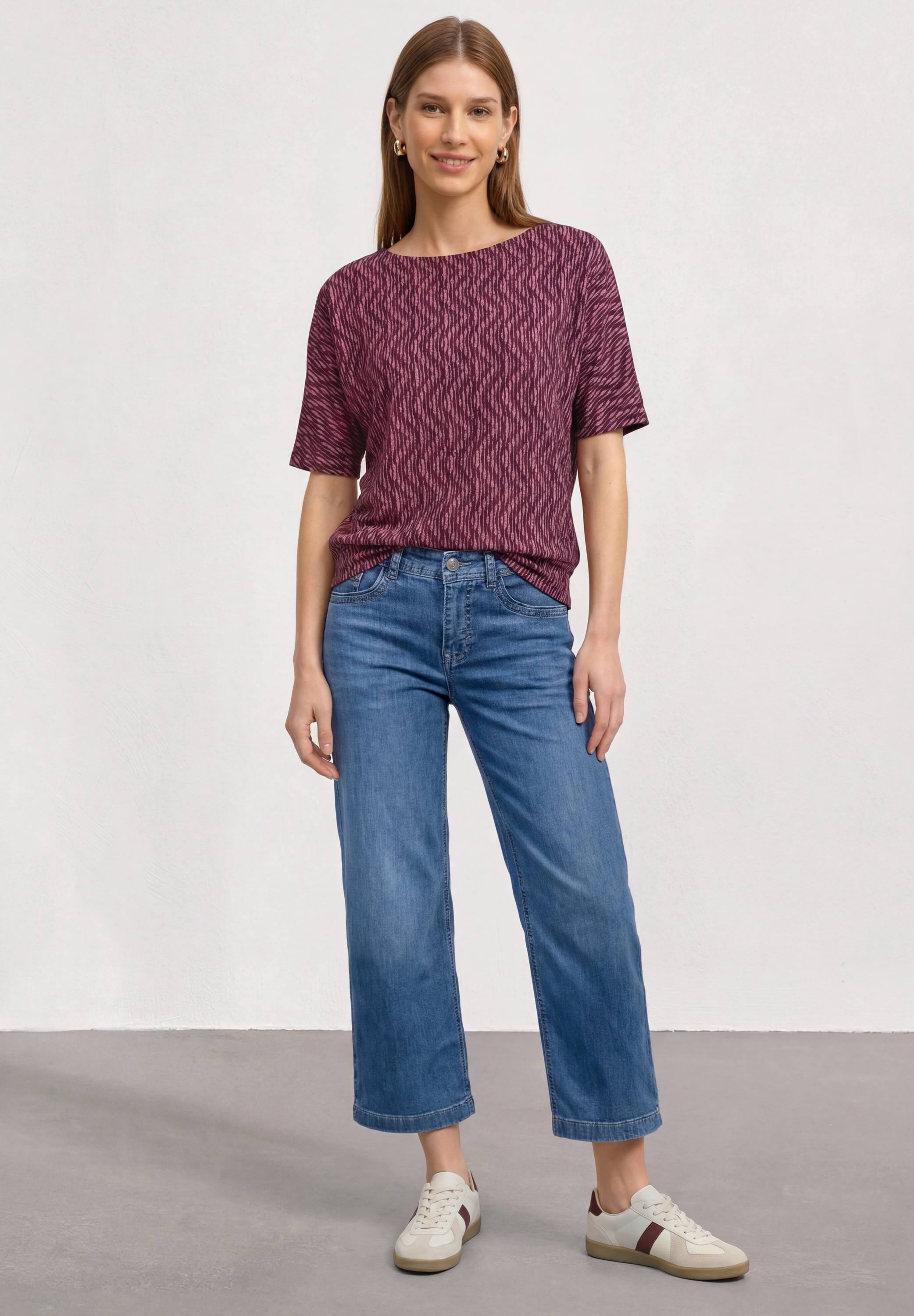STREET ONE Rundhalsshirt Sommershirt mit ALlover-Muster und U-Boot-Ausschnitt