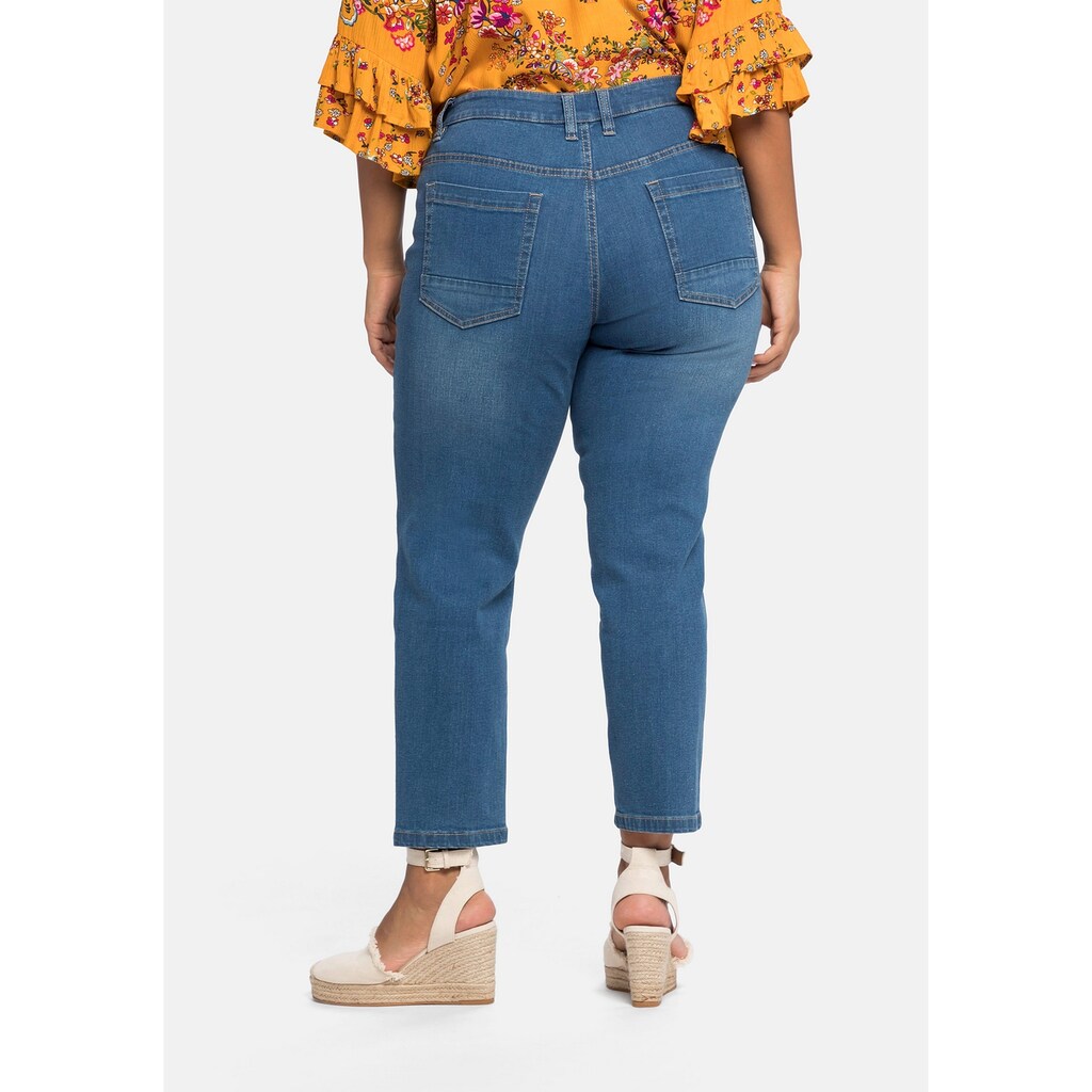 sheego by Joe Browns Stretch-Jeans »Jeans«, «Die Schmale» in 7/8-Länge mit Blütenapplikationen