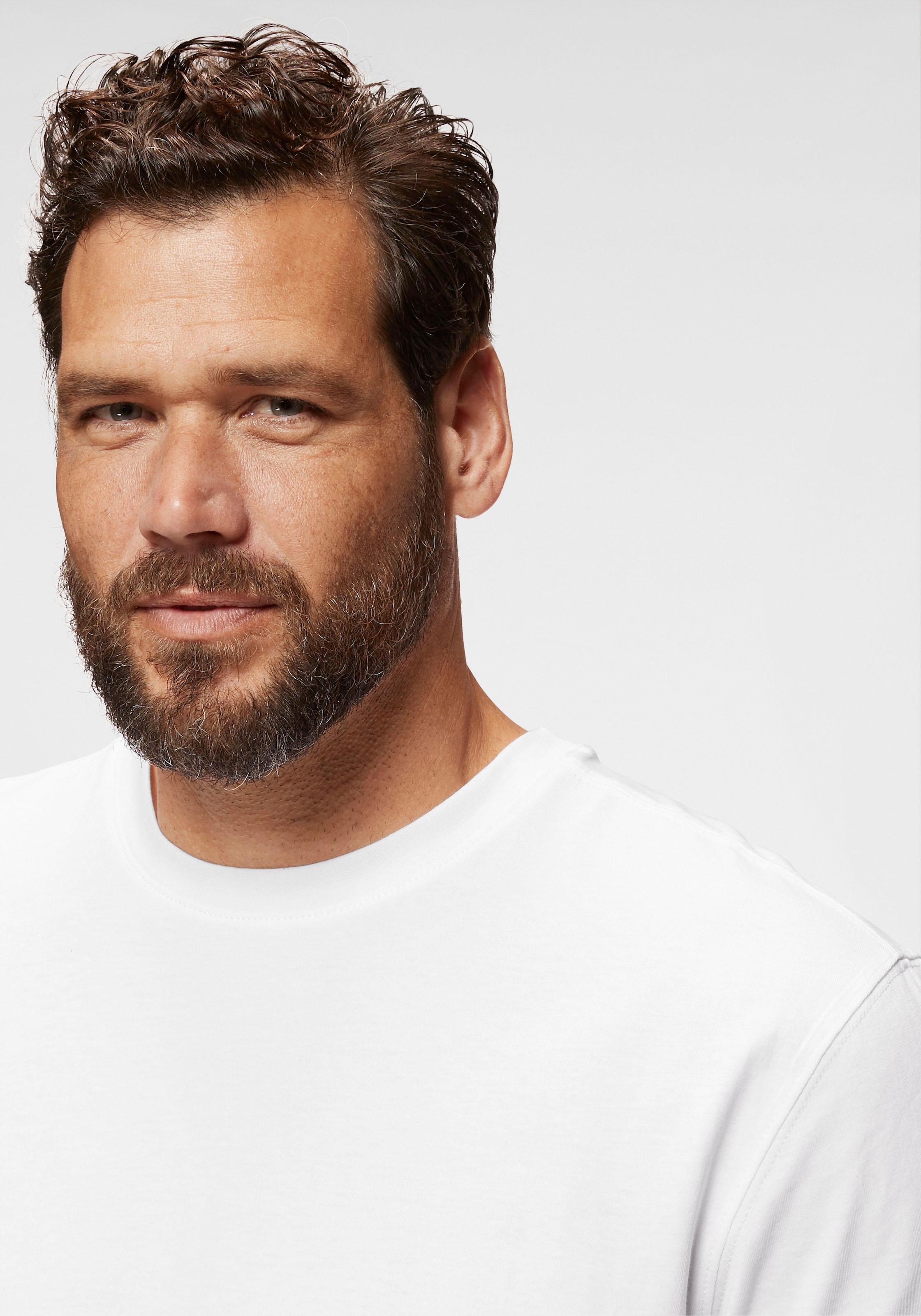 Man's World Rundhalsshirt, (5er-Pack), Kurzarm, Regular Fit, unifarben, Rundhals, aus Baumwolle