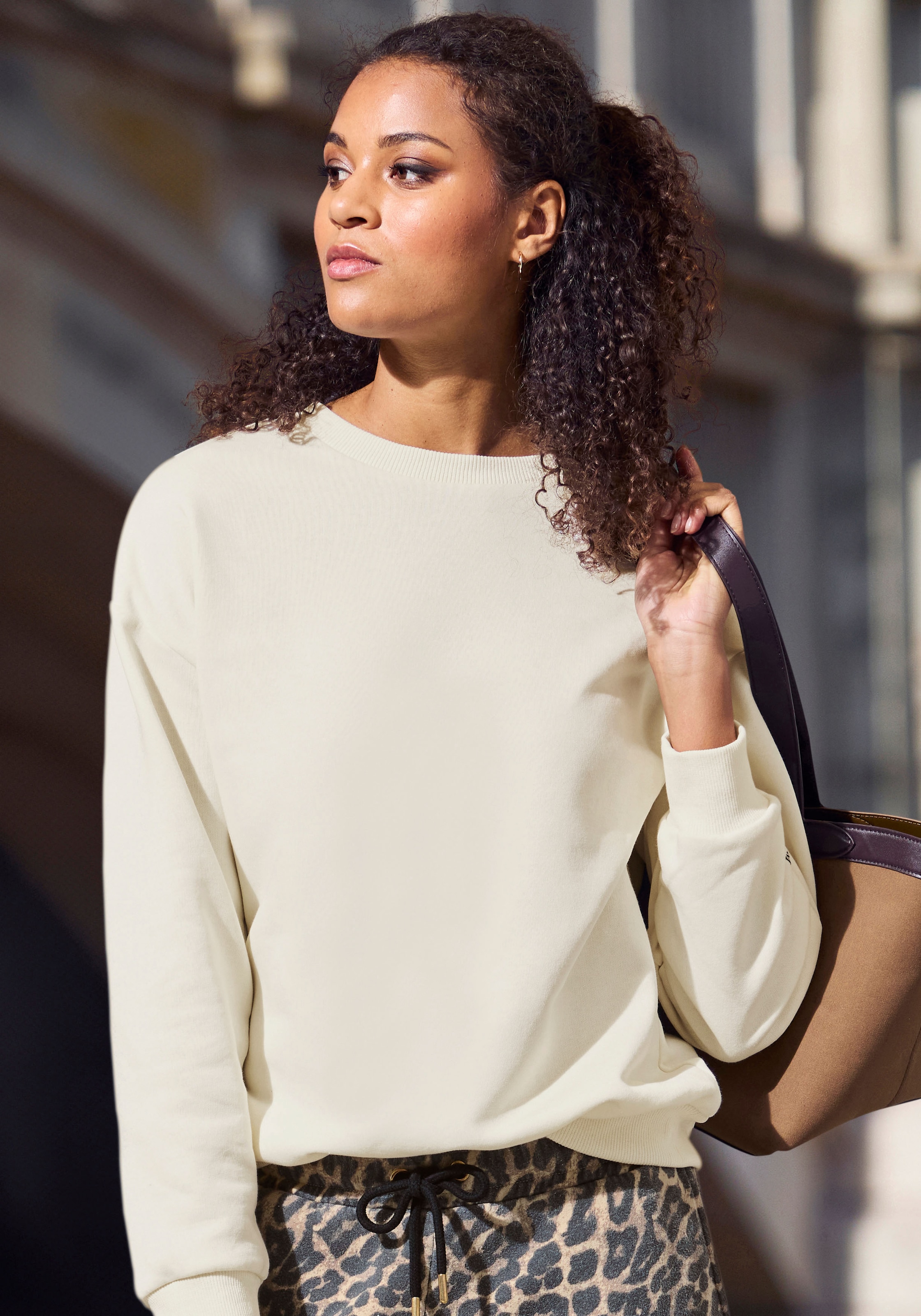 Buffalo Sweatshirt, aufwendiger Druck hinten günstig online kaufen