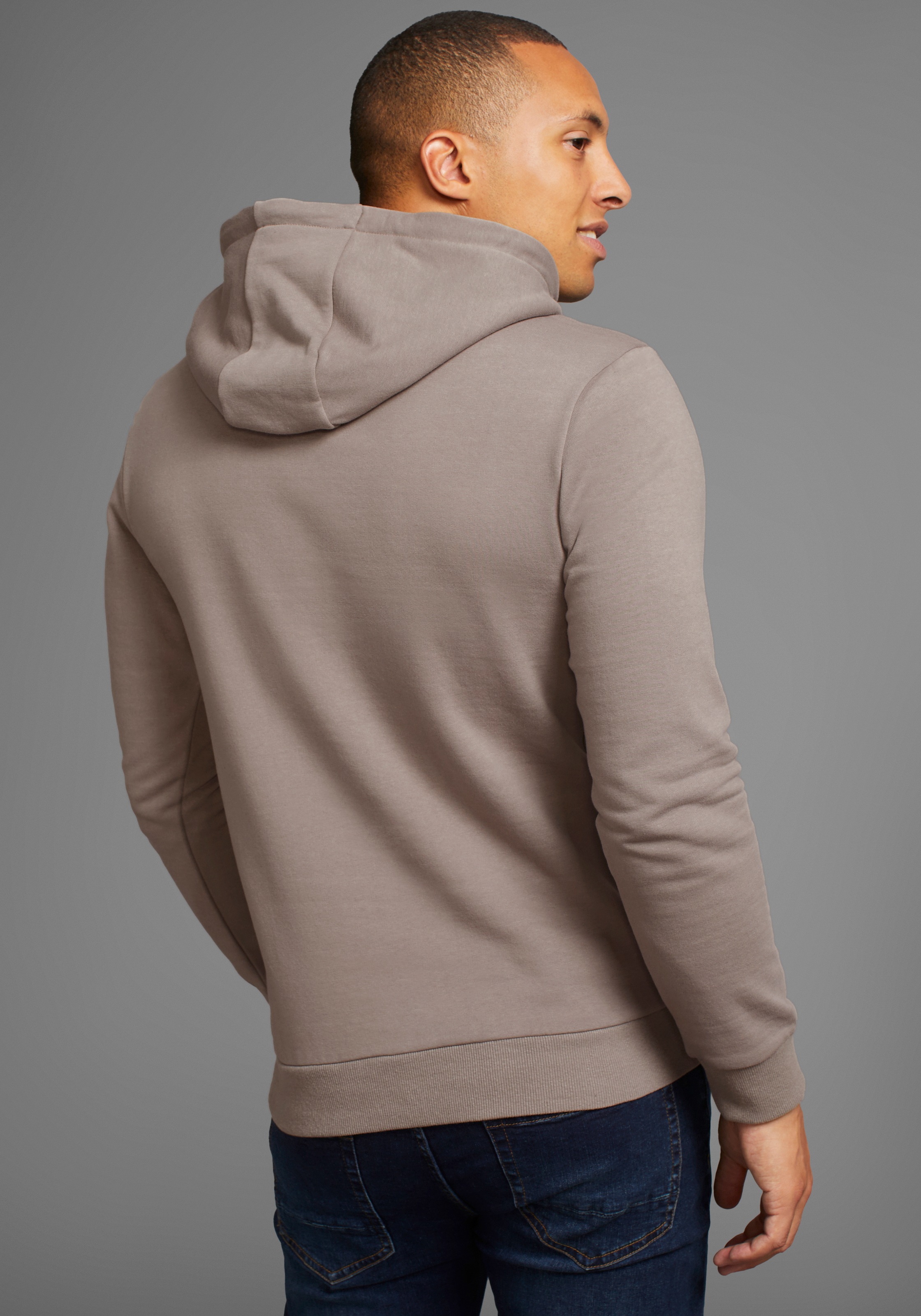 Bruno Banani Kapuzensweatshirt mit modernem Logodruck - NEUE KOLLEKTION günstig online kaufen