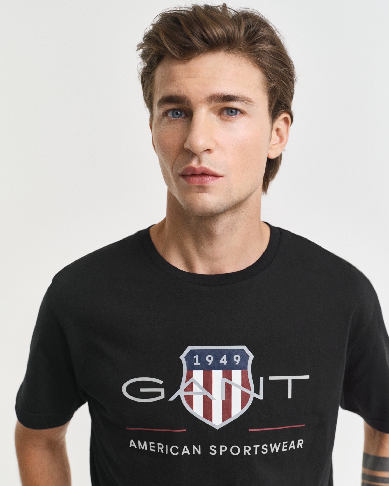 Gant T-Shirt »REG ARCHIVE SHIELD SS T-SHIRT«, mit Logodruck auf der Brust
