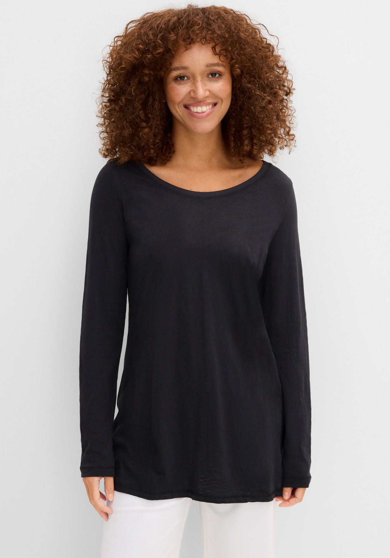 bonprix Langarmshirt "Langarmshirt aus reiner Baumwolle" lockere Passform, Langarm-Design, abgerundeter Saum, aus Baumwolle