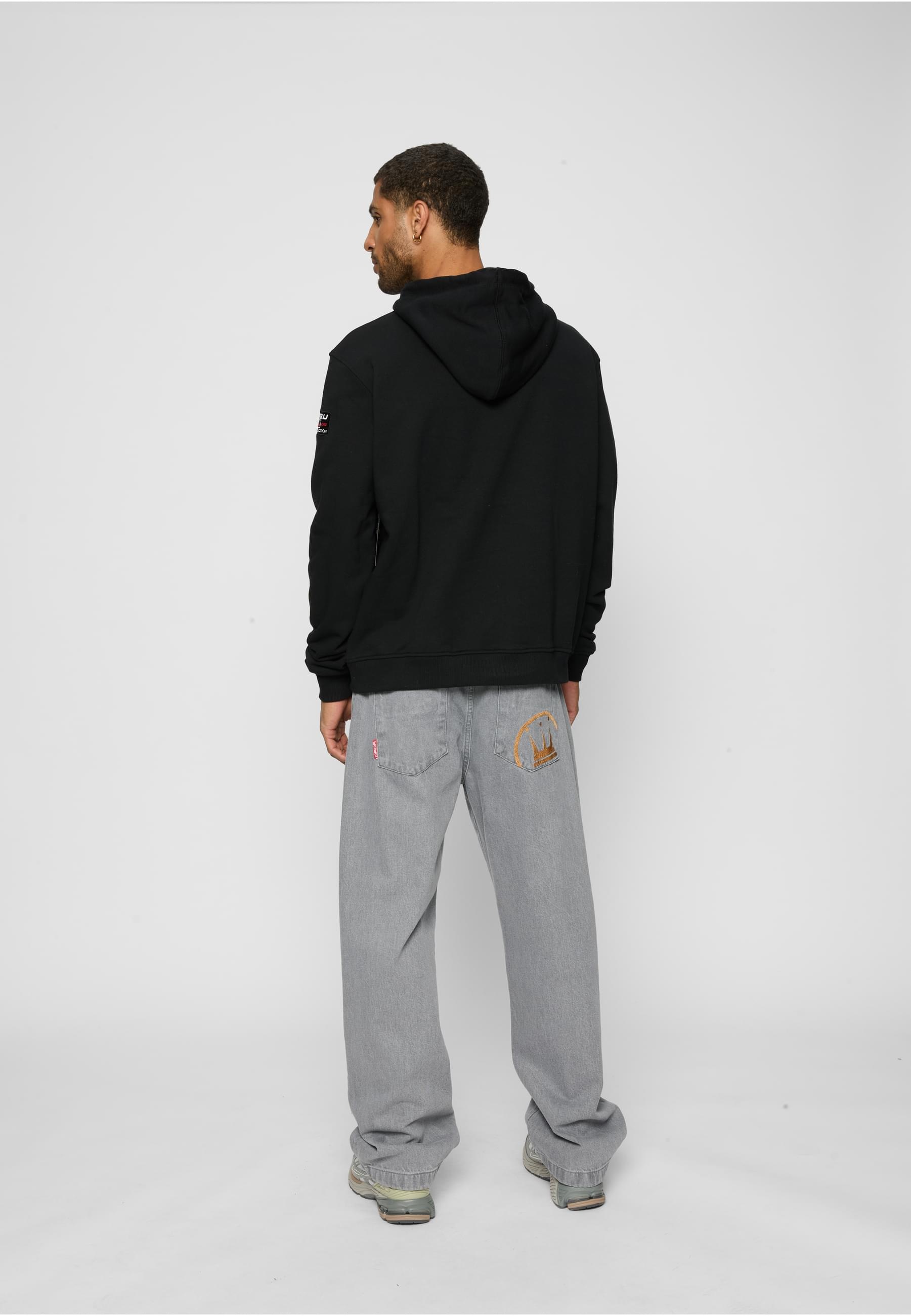 Fubu Kapuzensweatshirt »Fubu FBMQ12110BLK Fubu Classic Hooded Sweatshirt« 1 Stk. tlg.