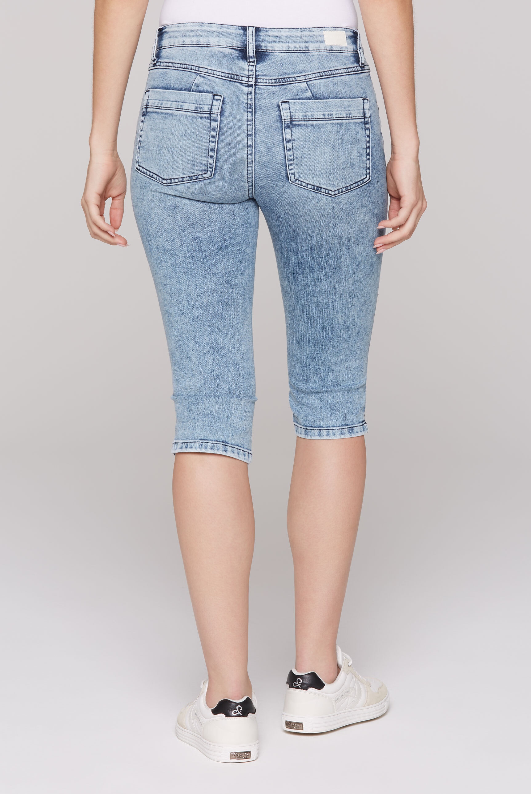 SOCCX Jeansshorts, mit Schlitz am Saum