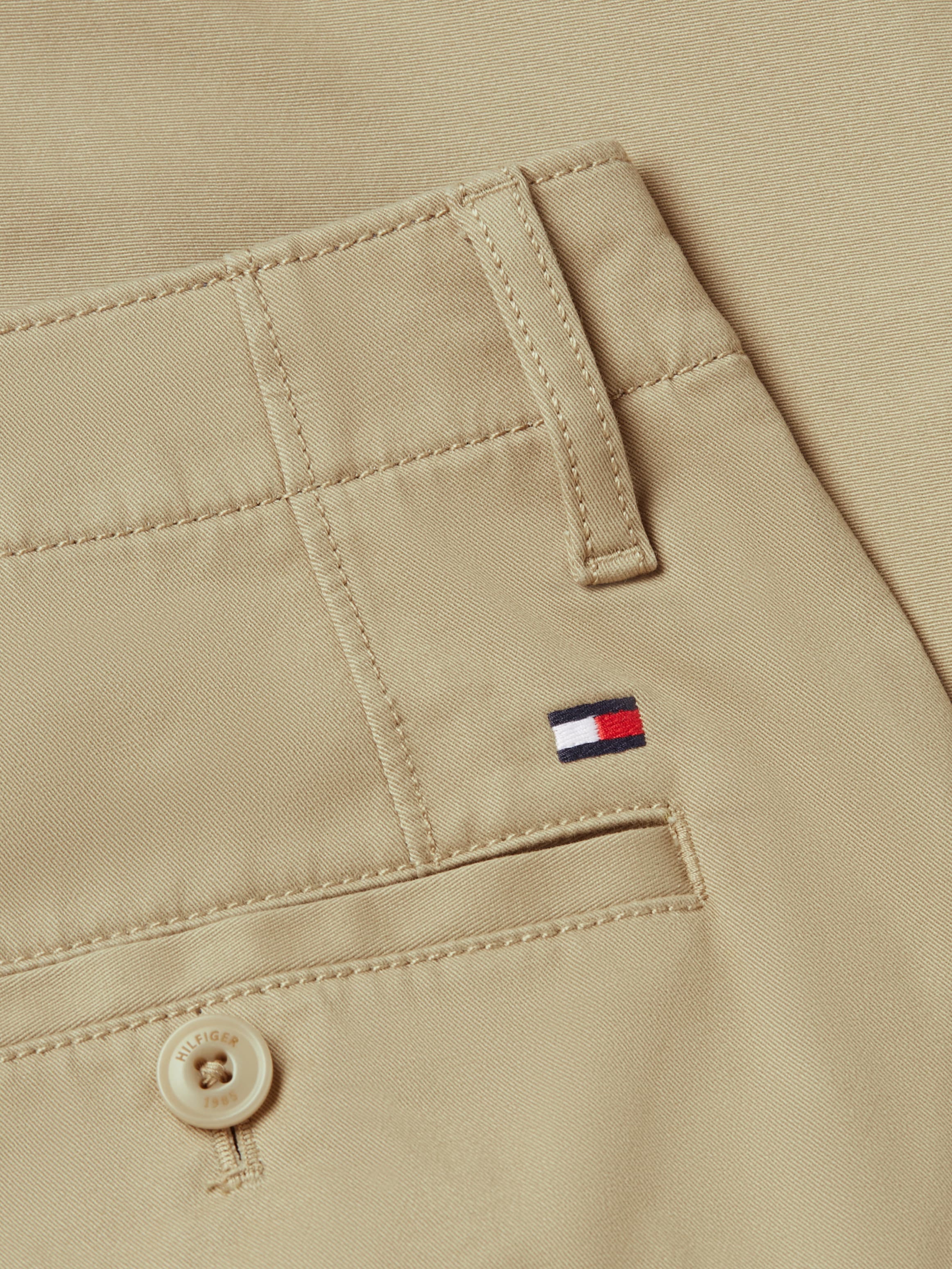 Tommy Hilfiger Cargoshorts »HARLEM CARGO 1985«, in schlichtem Design