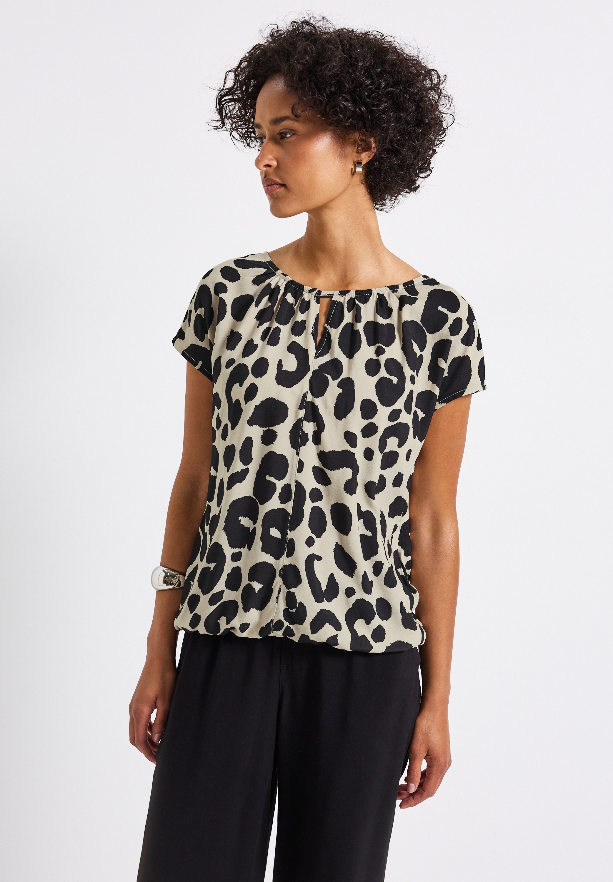 STREET ONE T-Shirt, mit Cut-Out Detail günstig online kaufen