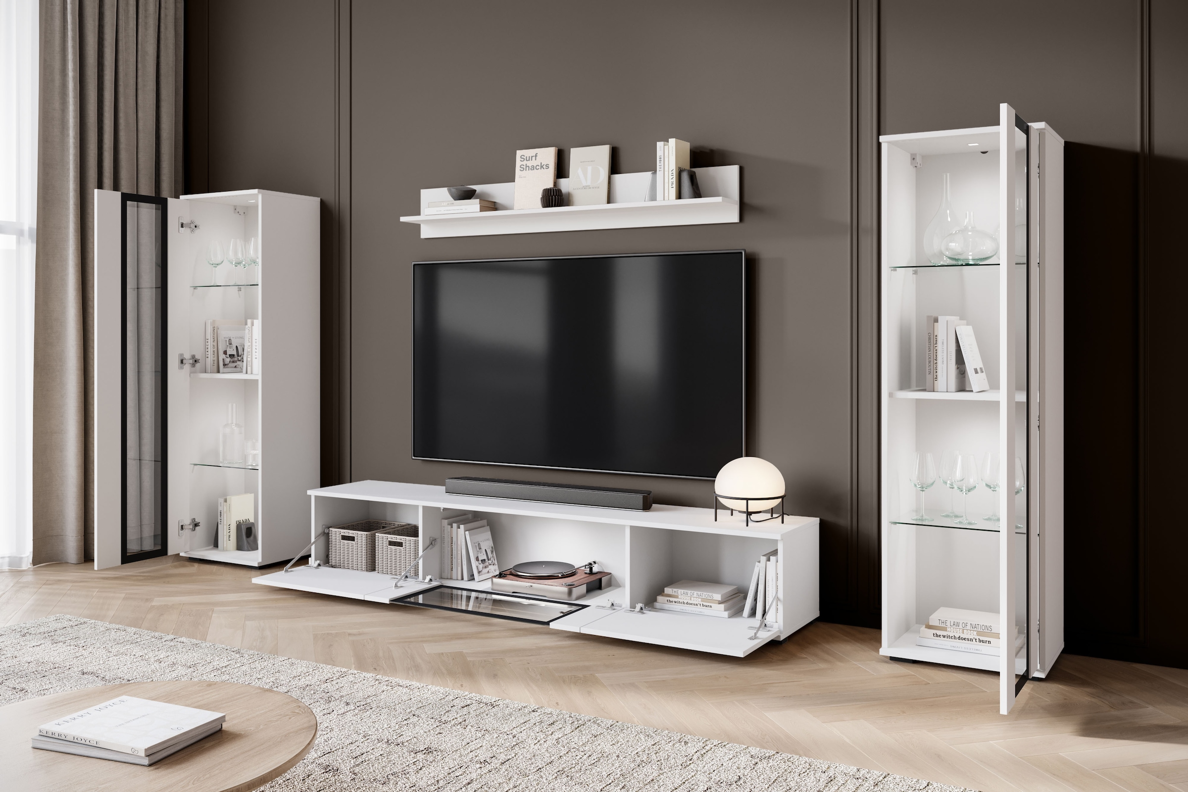 INOSIGN Wohnwand »Caro, stehend und hängend montierbar«, (Komplett-Set, 4 St., Vitrine Türanschlag links/rechts wechselbar), grifflose Design, höhenverstellbare Einlegeböden