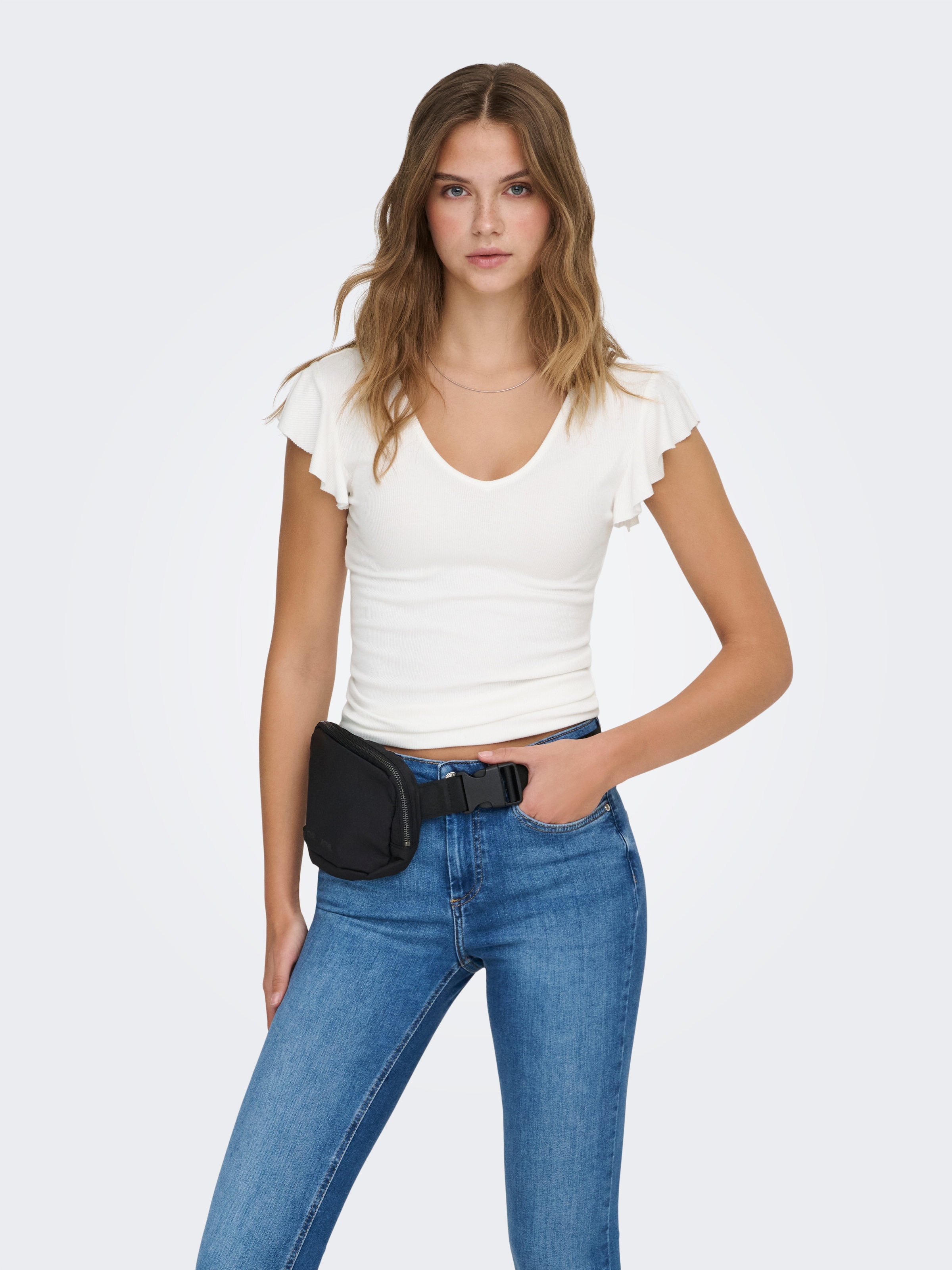 ONLY V-Shirt »ONLBELIA – V-Ausschnitt für femininen Sommerkomfort« Viskosemischung, regular fit, Rundhals