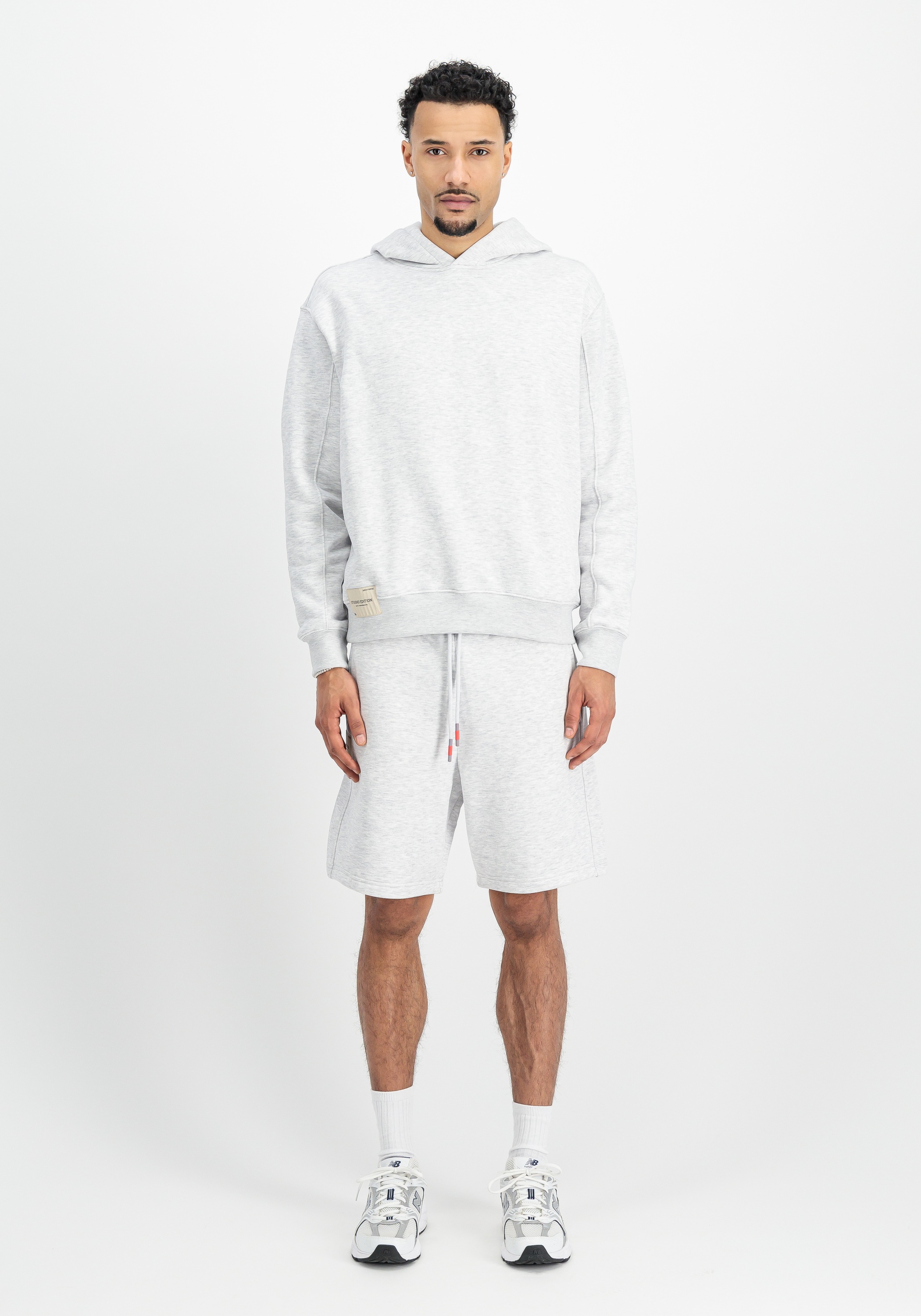 Shorts ALPHA INDUSTRIES "Studio Edition Shorts", Herren, Gr. S, Normalgrößen, grau (pastel grau melange), Obermaterial: 80% Baumwolle, 20% Polyester, Hosen Shorts 2