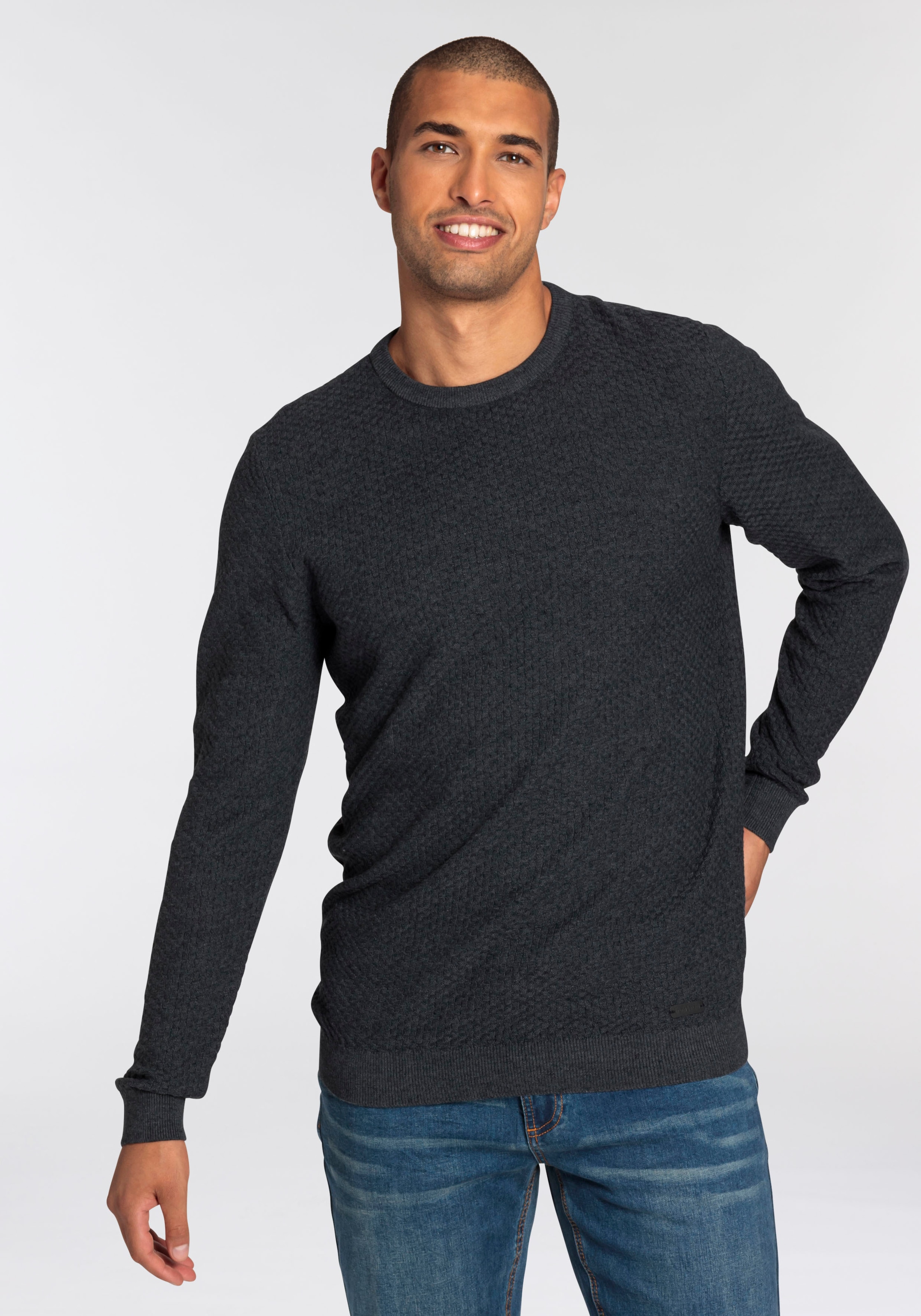 Bruno Banani Strickpullover, mit spezieller Strickoptik