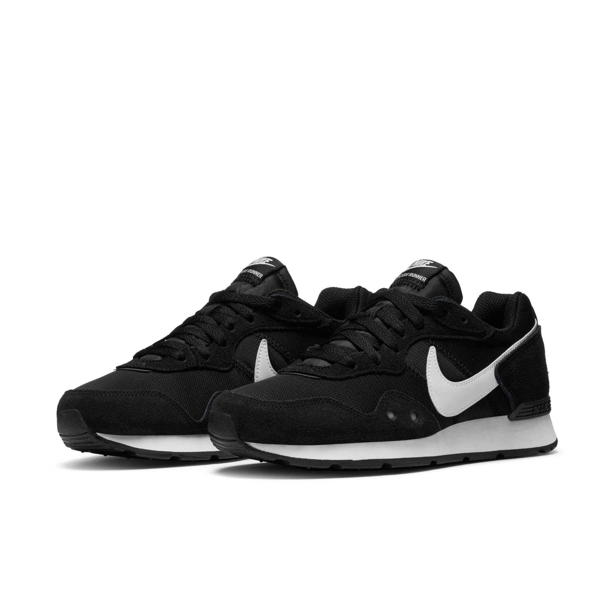 NIKE SPORTSWEAR Damen Sneaker "Wmns Venture Runner", Gr. 36,5, schwarz-weiß, Leder, Textil, Schuhe