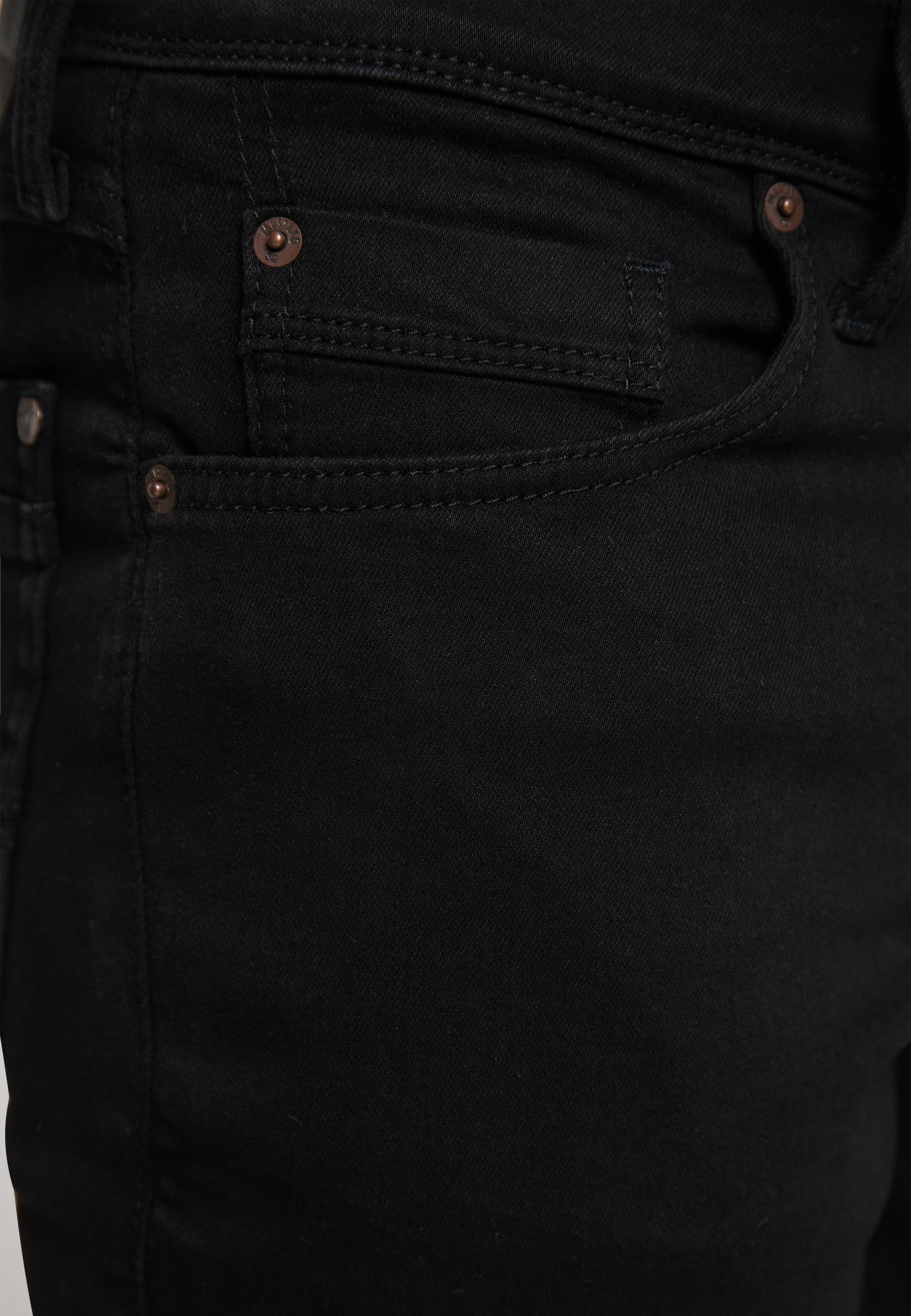 MUSTANG 5-Pocket-Jeans »Style Washington Straight« mit leichten Abriebeffekten