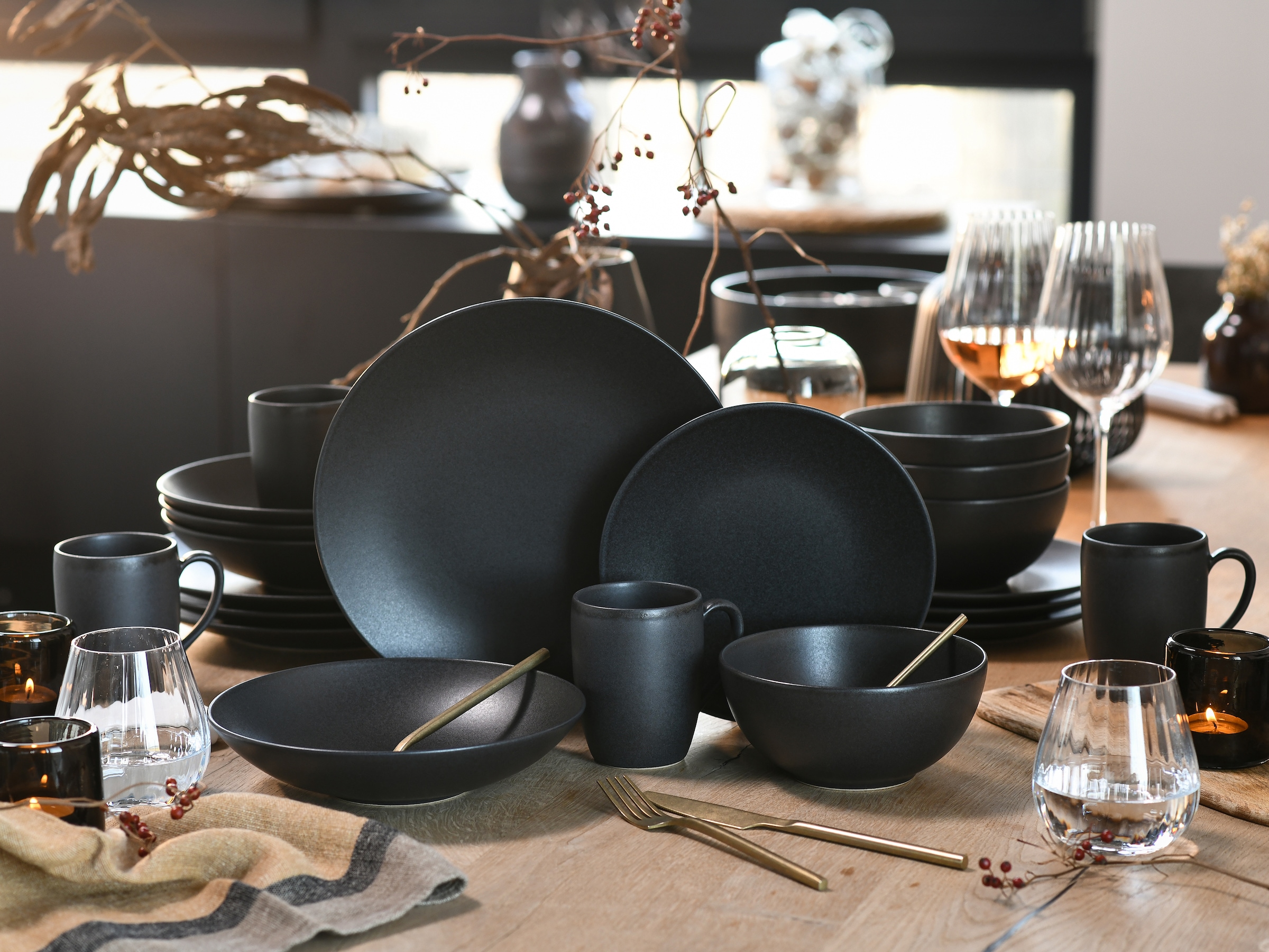 CreaTable Kombiservice »Geschirr-Set Soft Touch Black« Service, schwarz, seidenmatte Glasur, 20 Teile, für 4 Personen
