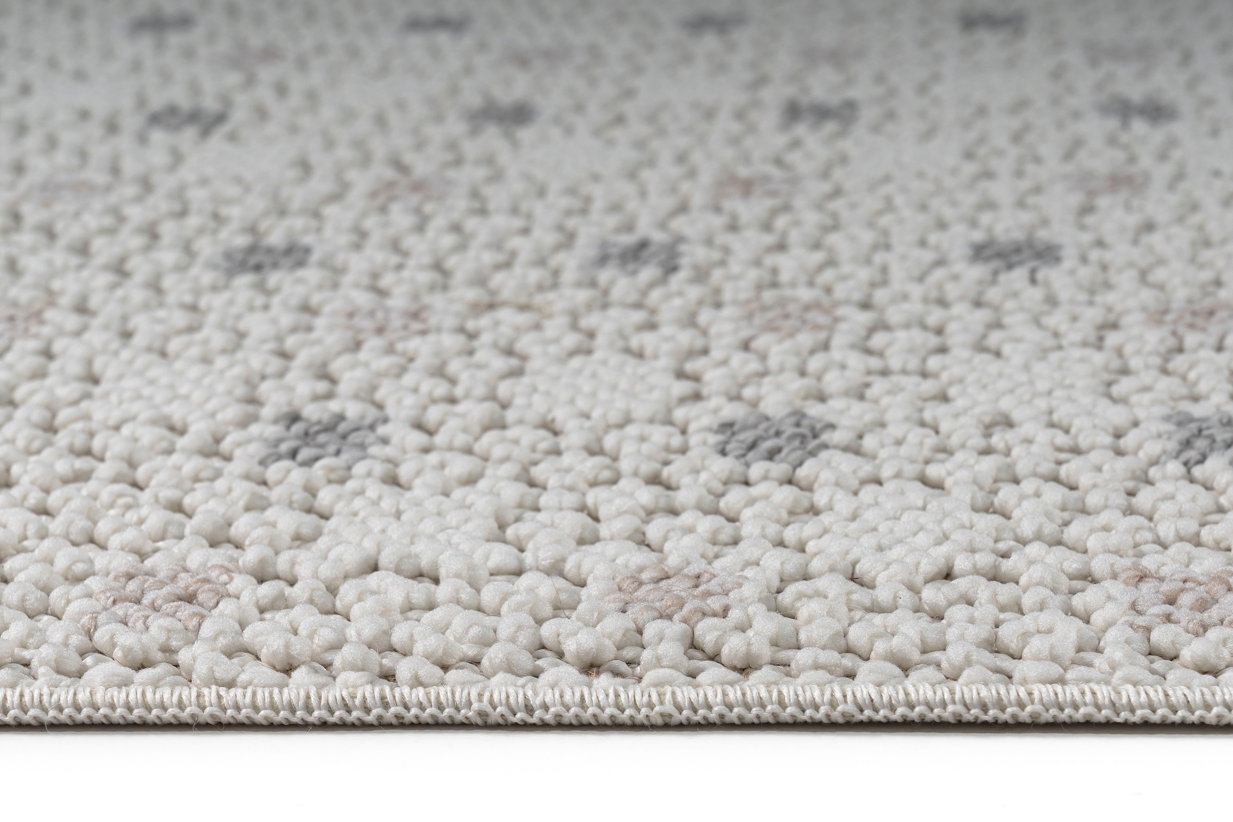 Bruno Banani Teppich »Dotty«, rechteckig, 6 mm Höhe, Woll-Optik, Hoch-Tief Struktur, In- und Outdoor geeignet, mit Fransen