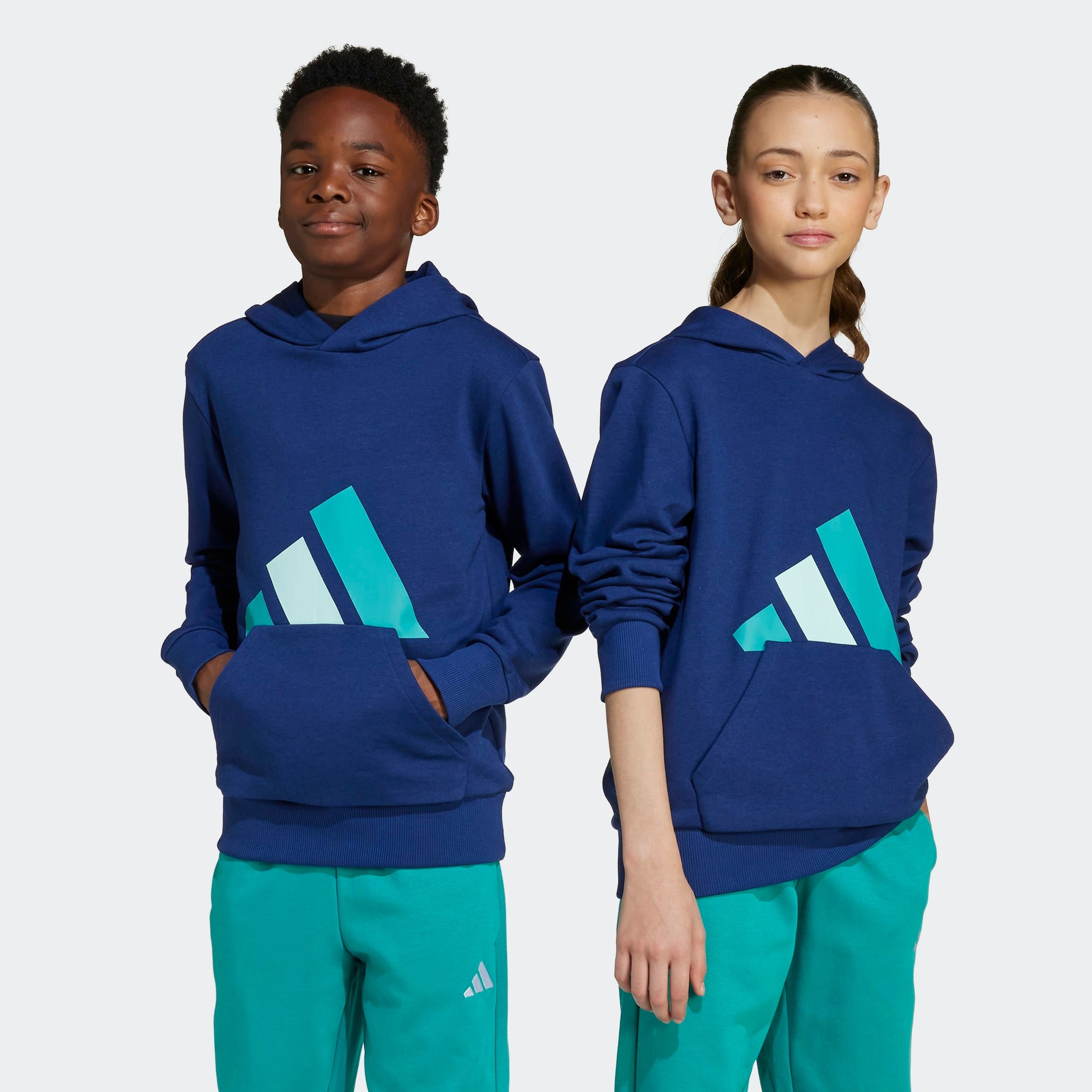 Kapuzensweatshirt ADIDAS SPORTSWEAR "ESSENTIALS KIDS HOODIE", Mädchen, Gr. 164, dunkelblau, pure teal, halo mint, Obermaterial: 55% Baumwolle, 36% Polyester, 9% Viskose, normal, Rundhals, angesetztes Bündchen, Sweatshirts