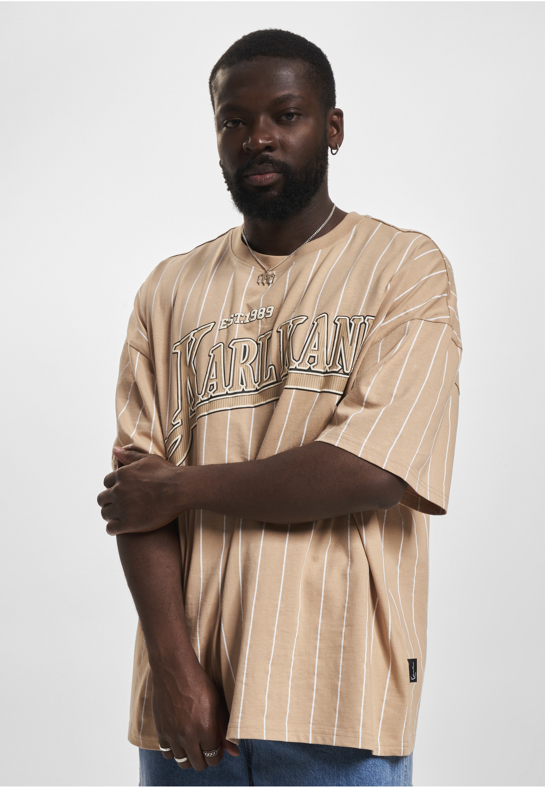 Karl Kani T-Shirt »Karl Kani Herren KM234-001-2 KK Trekking Boxy Pinstripe Tee« 1 Stk.