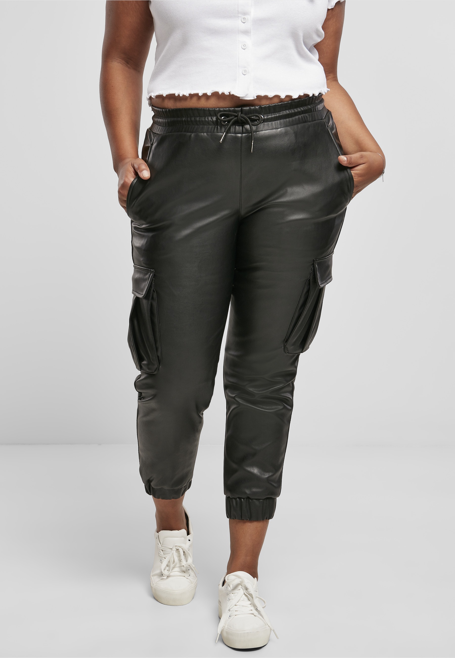 URBAN CLASSICS Cargohose »Urban Classics Damen Ladies Faux Leather Cargo Pants«